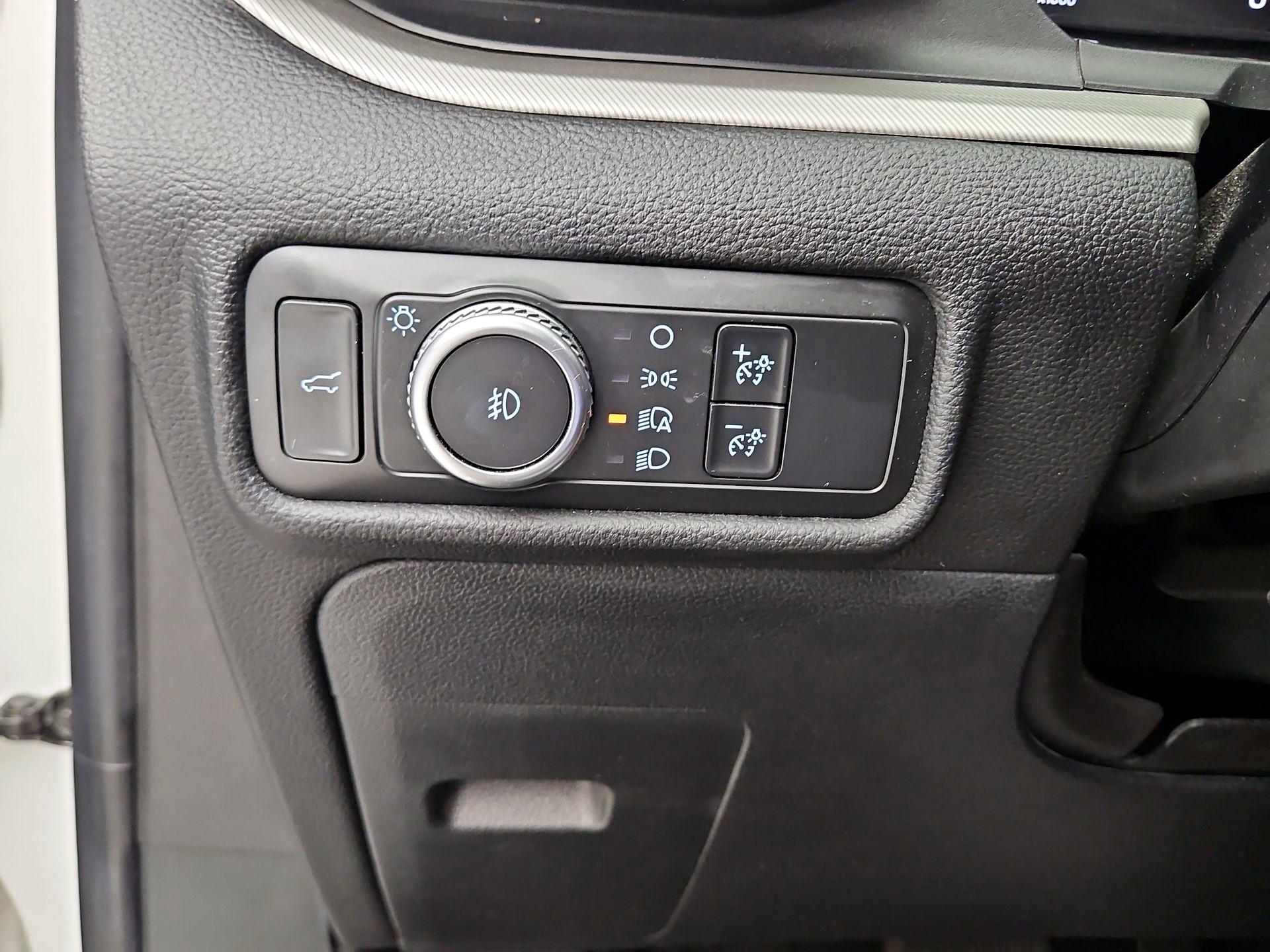 Thumbnail: 2021 Ford Explorer - 13