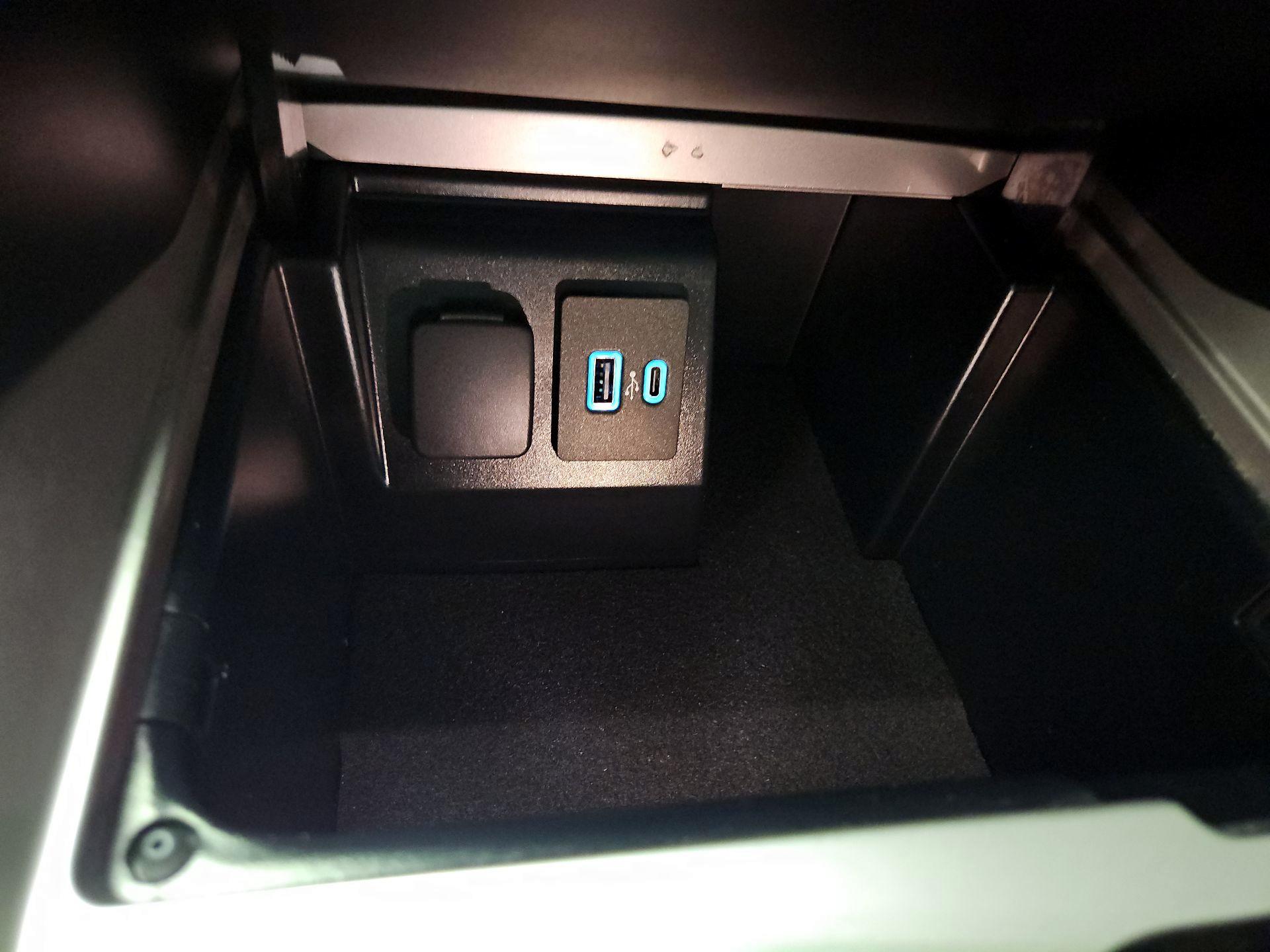 Thumbnail: 2021 Ford Explorer - 19