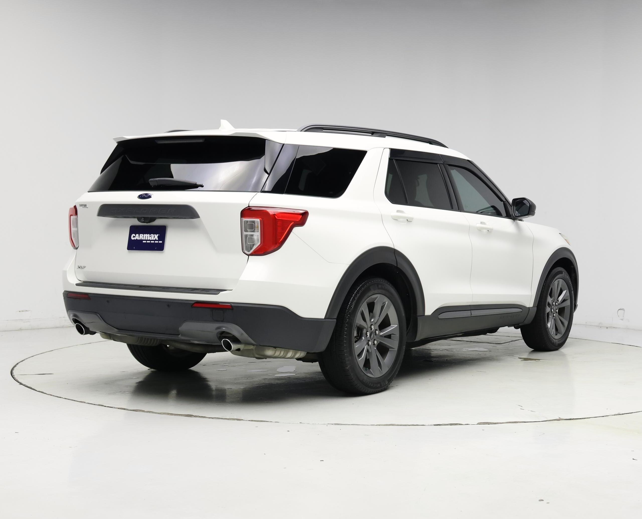 Thumbnail: 2021 Ford Explorer - 8