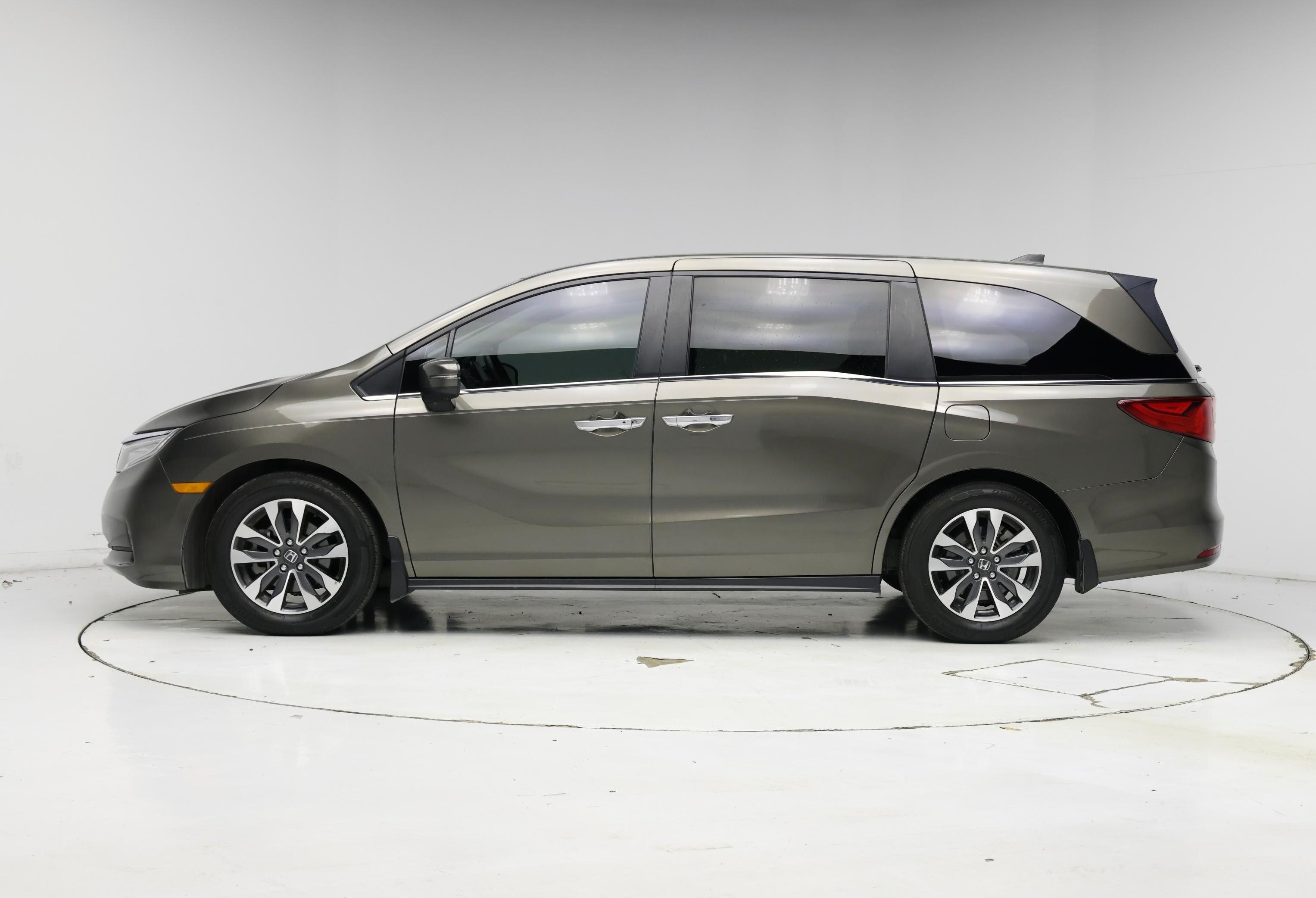Thumbnail: 2023 Honda Odyssey - 3