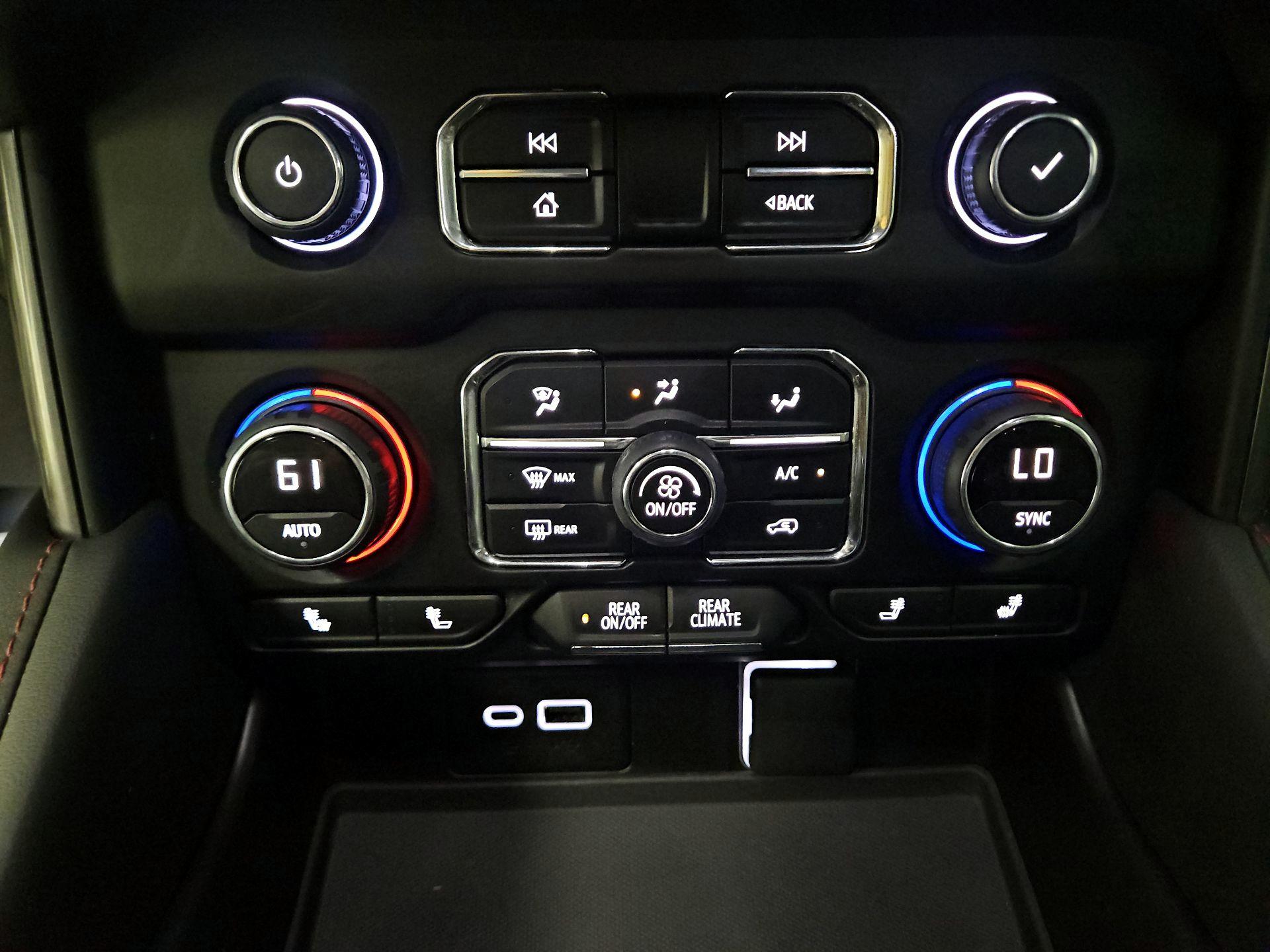 Thumbnail: 2021 Chevrolet Tahoe - 17