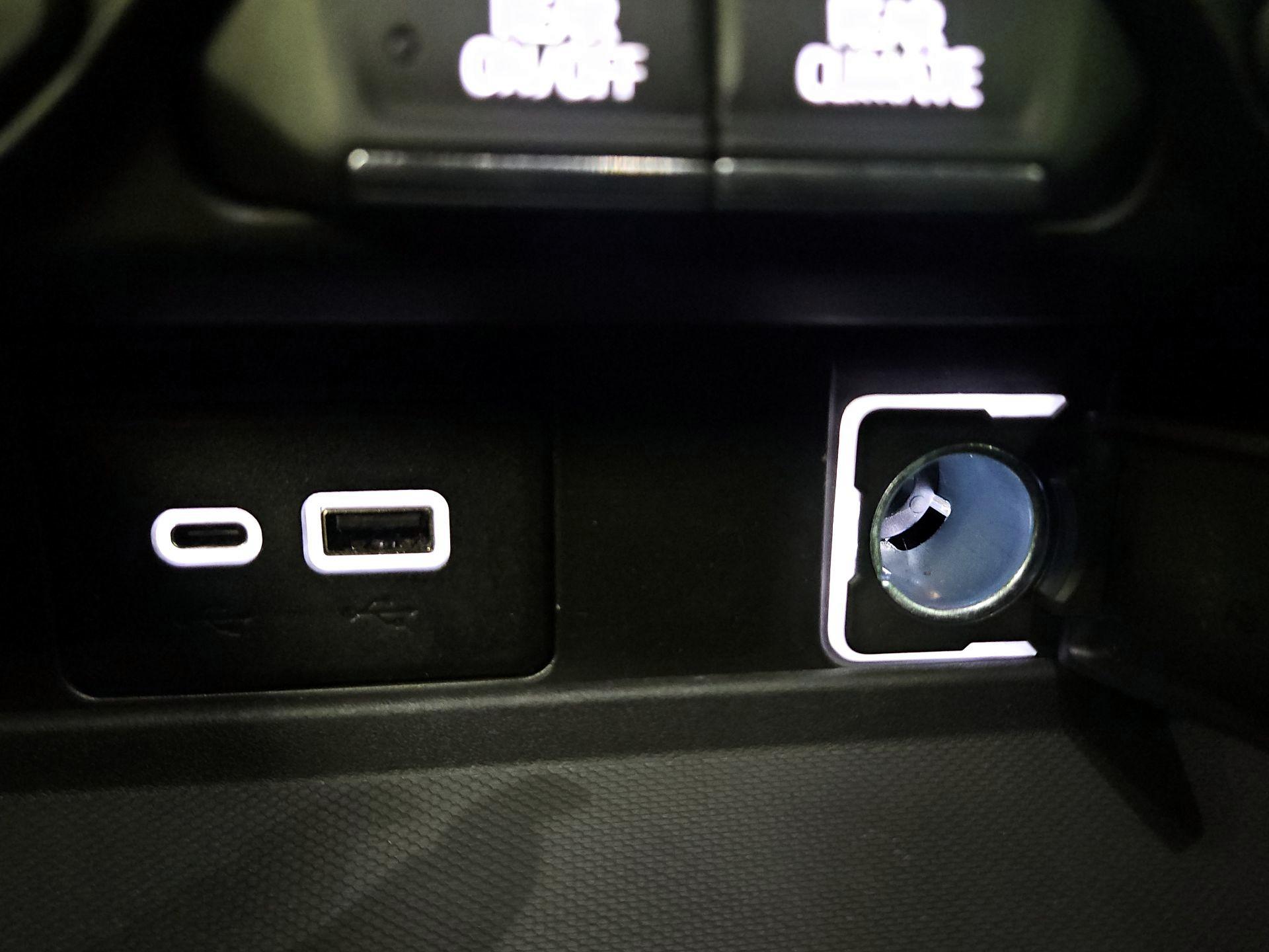 Thumbnail: 2021 Chevrolet Tahoe - 19