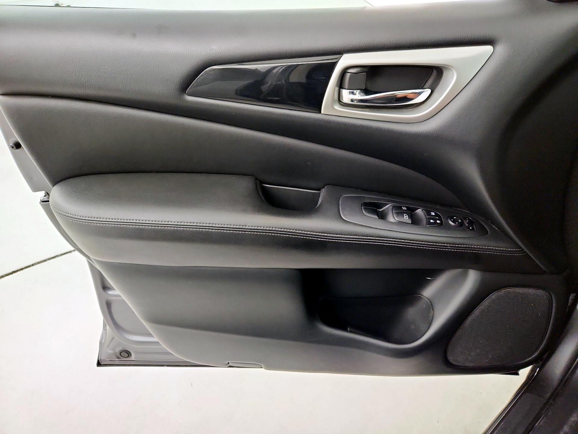 Thumbnail: 2018 Nissan Pathfinder - 12