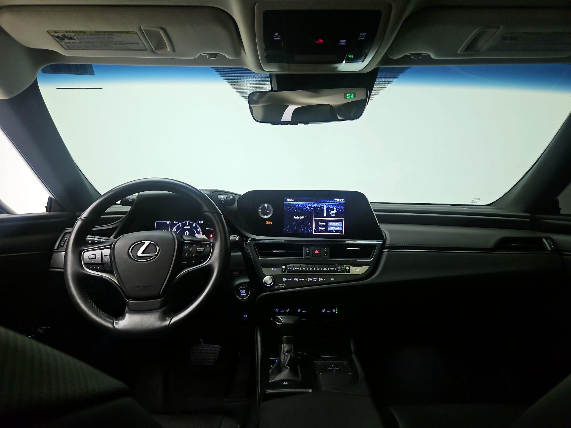 Thumbnail: 2022 Lexus ES - 9