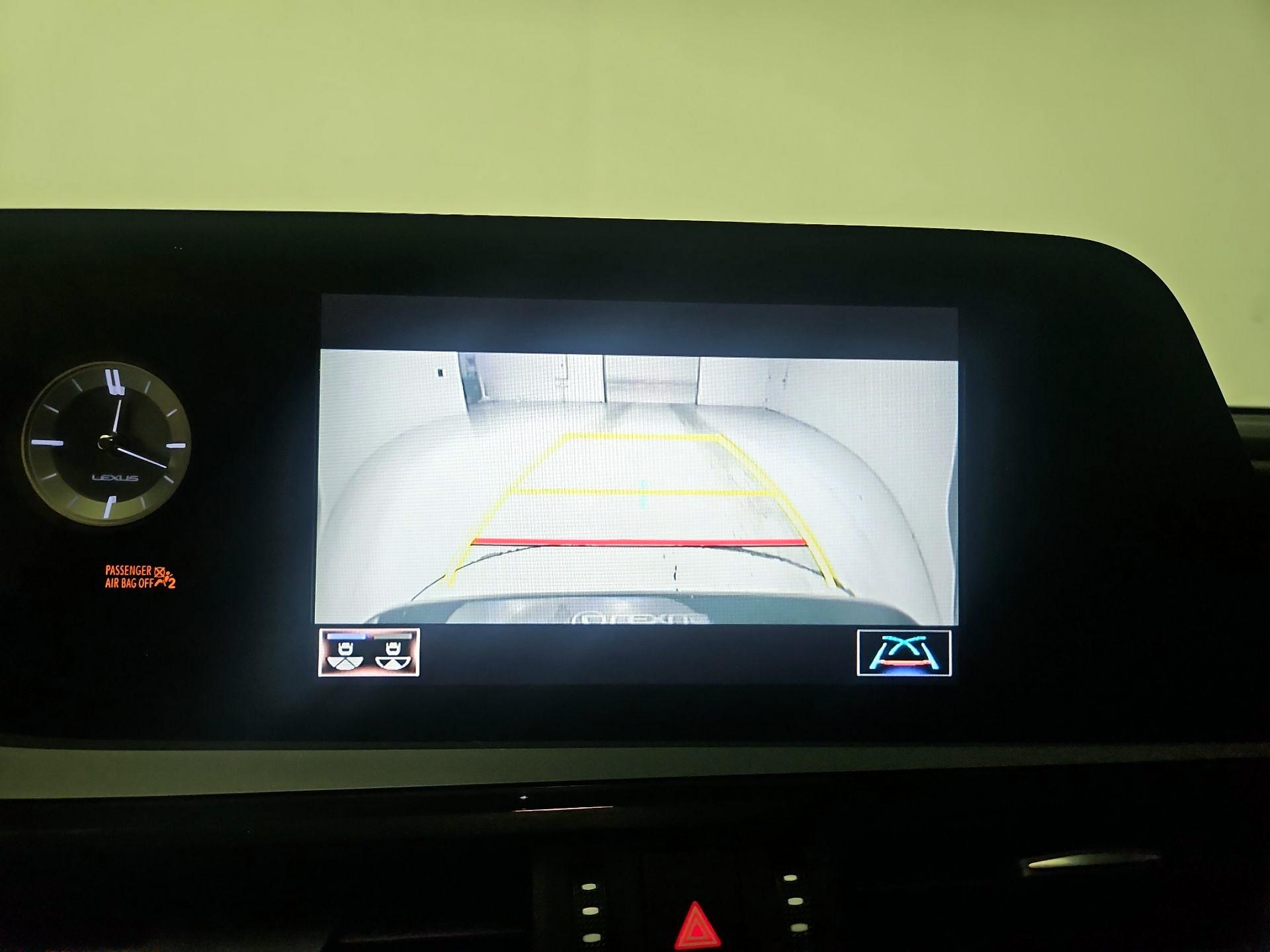 Thumbnail: 2022 Lexus ES - 14