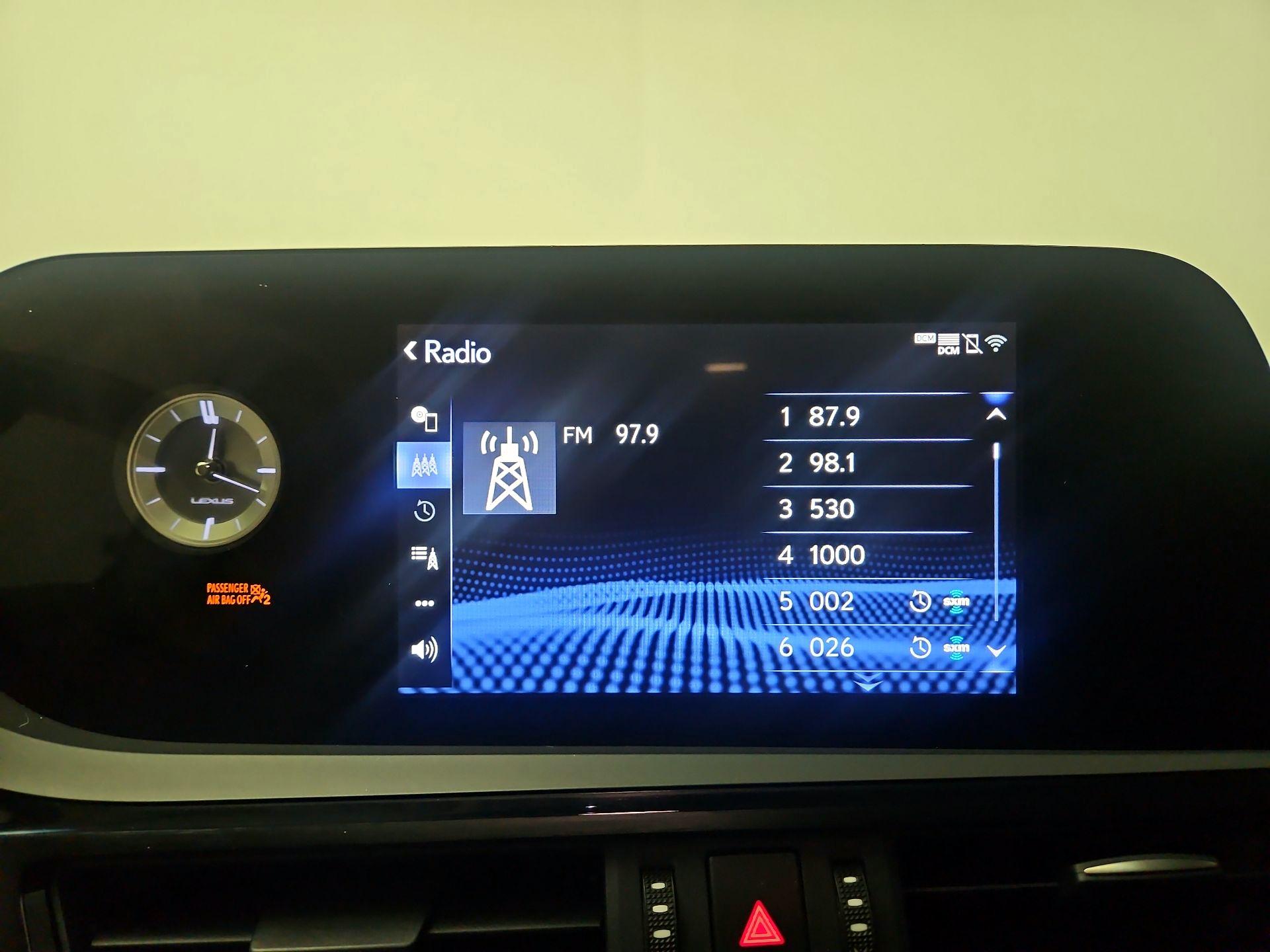 Thumbnail: 2022 Lexus ES - 15