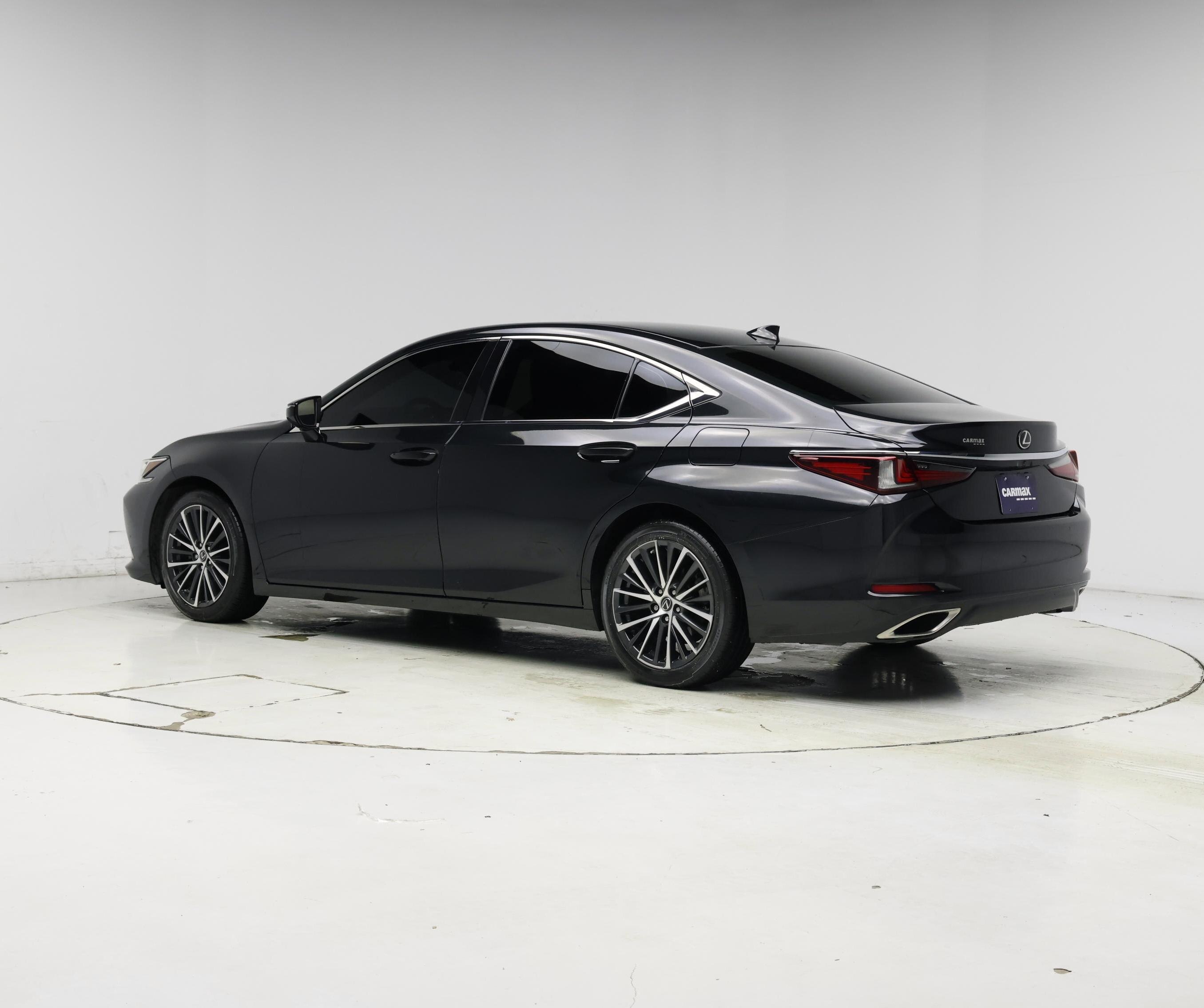 Thumbnail: 2022 Lexus ES - 2