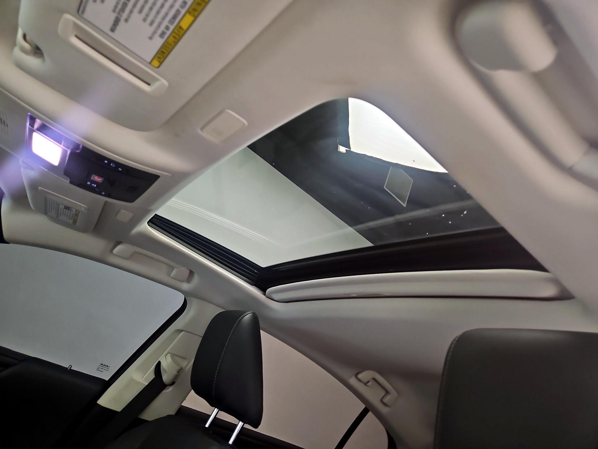 Thumbnail: 2022 Lexus ES - 19