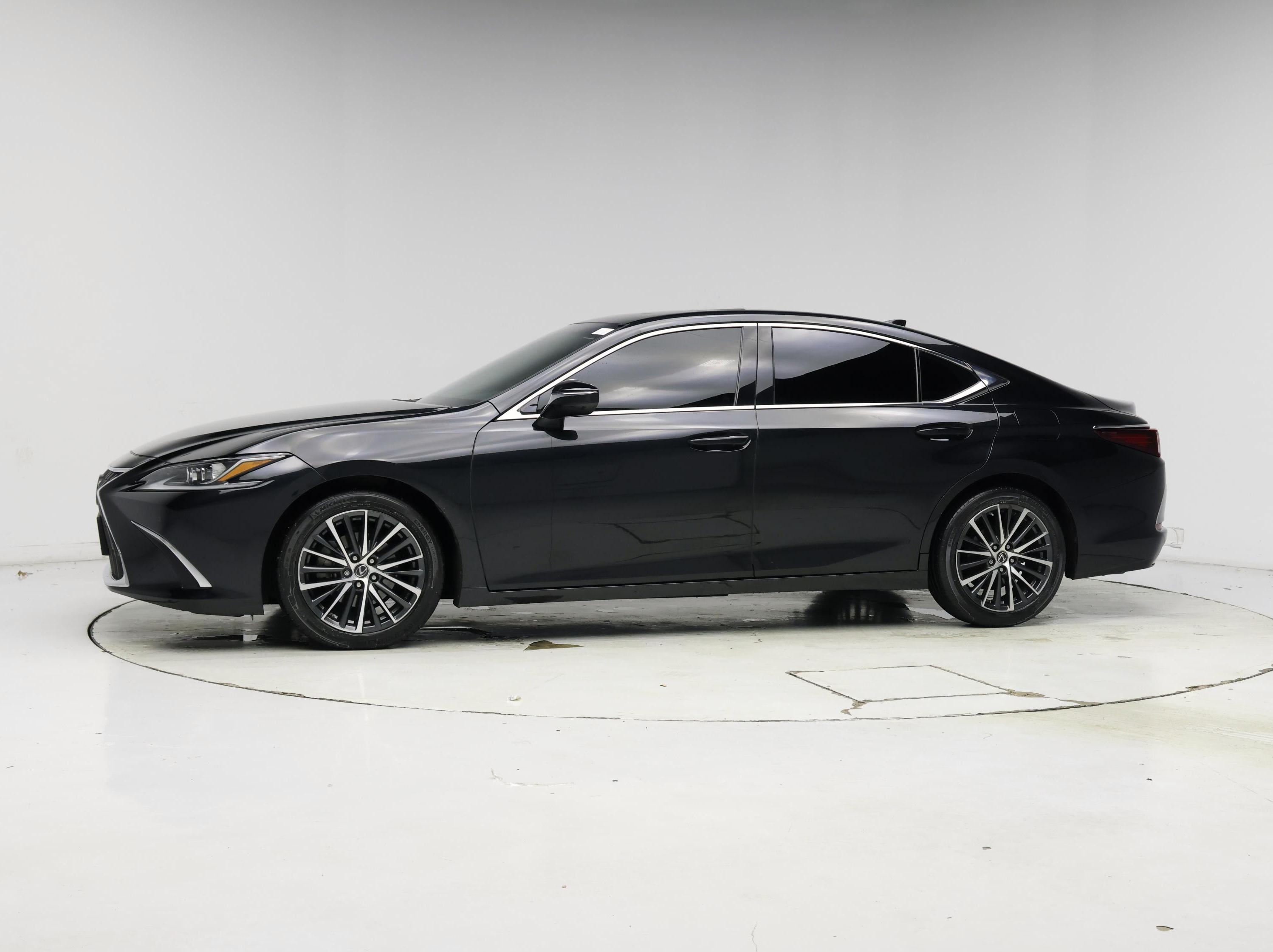 Thumbnail: 2022 Lexus ES - 3