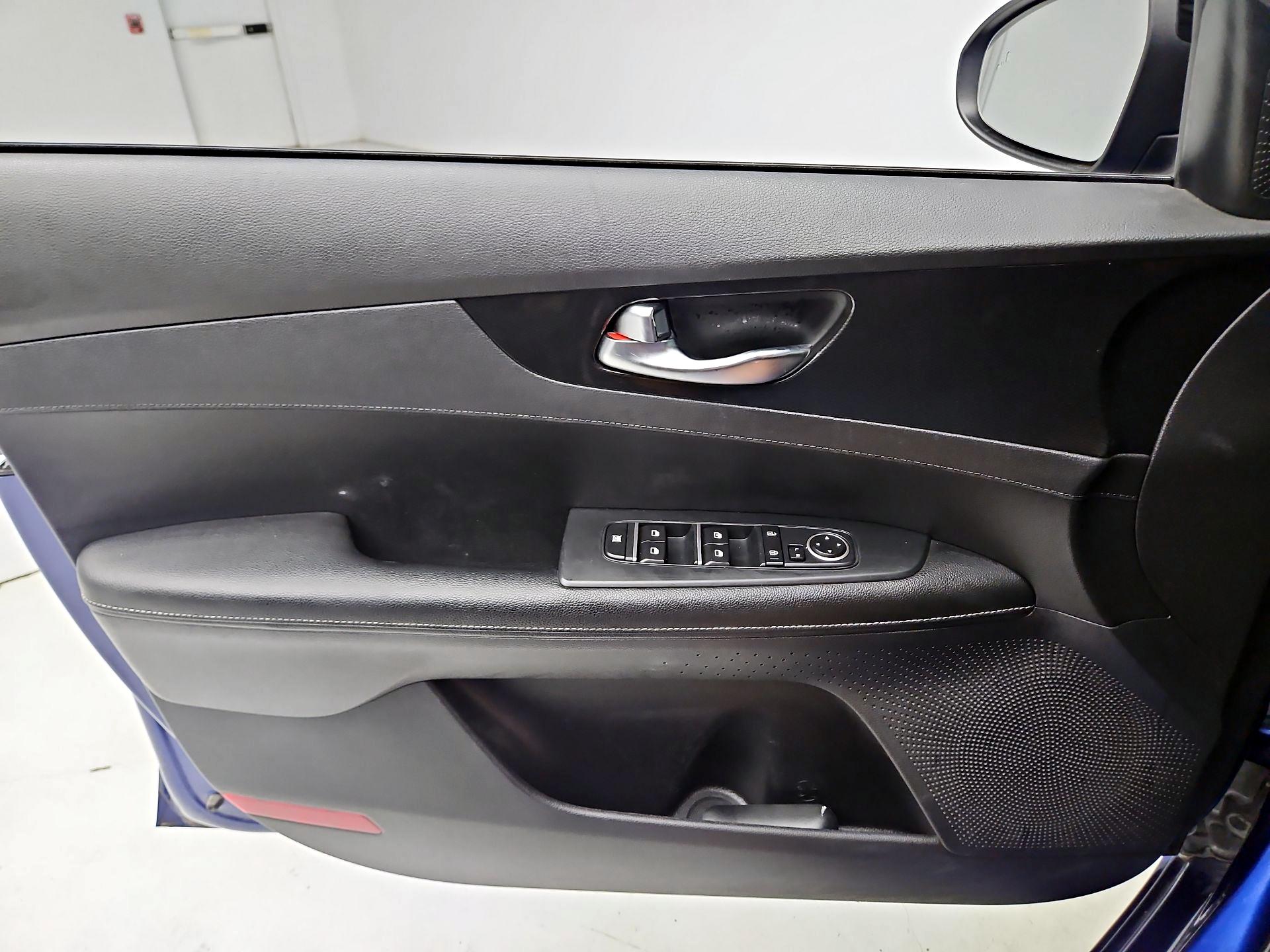 Thumbnail: 2021 Kia Forte - 12