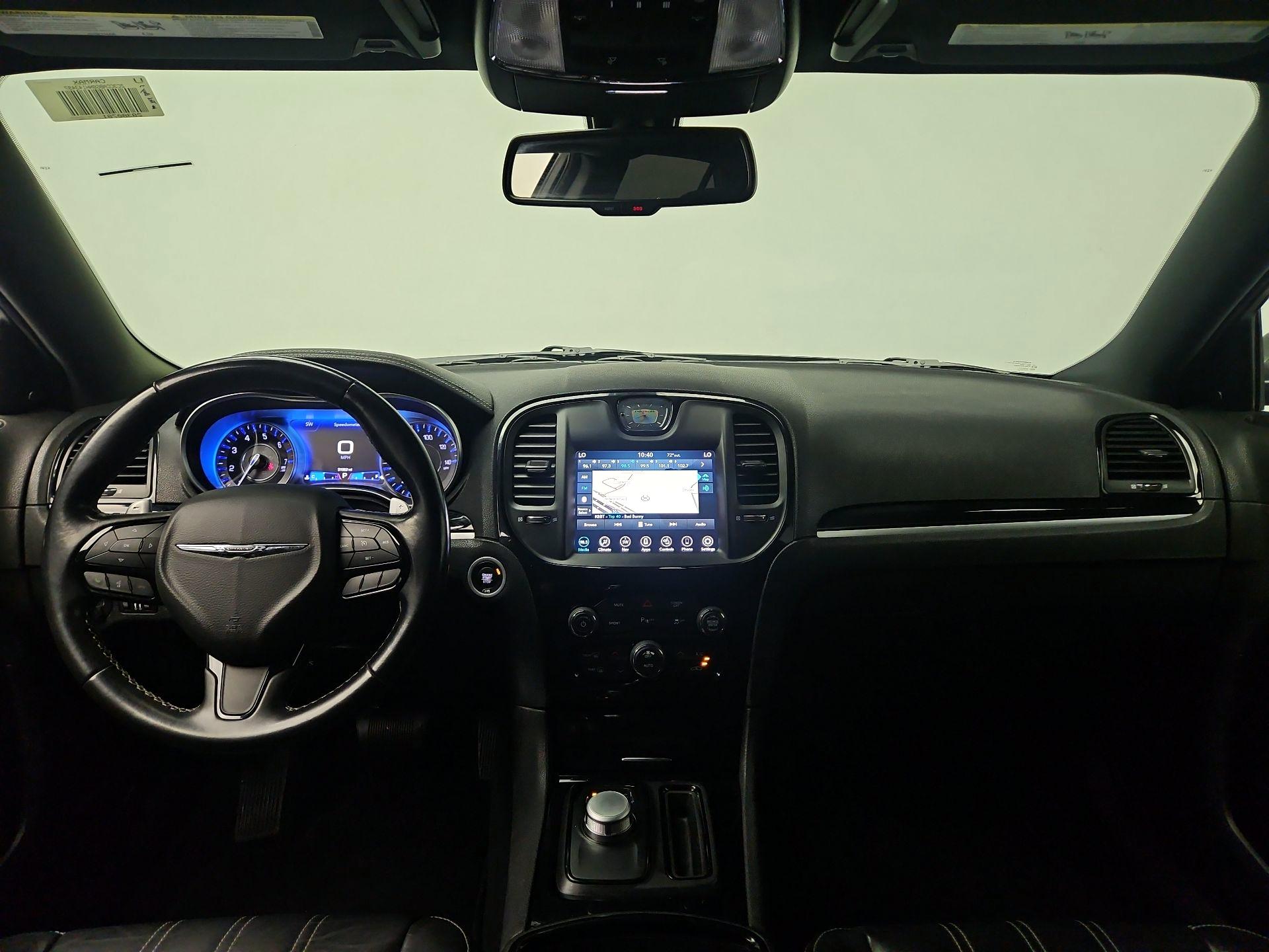 Thumbnail: 2022 Chrysler 300 - 9