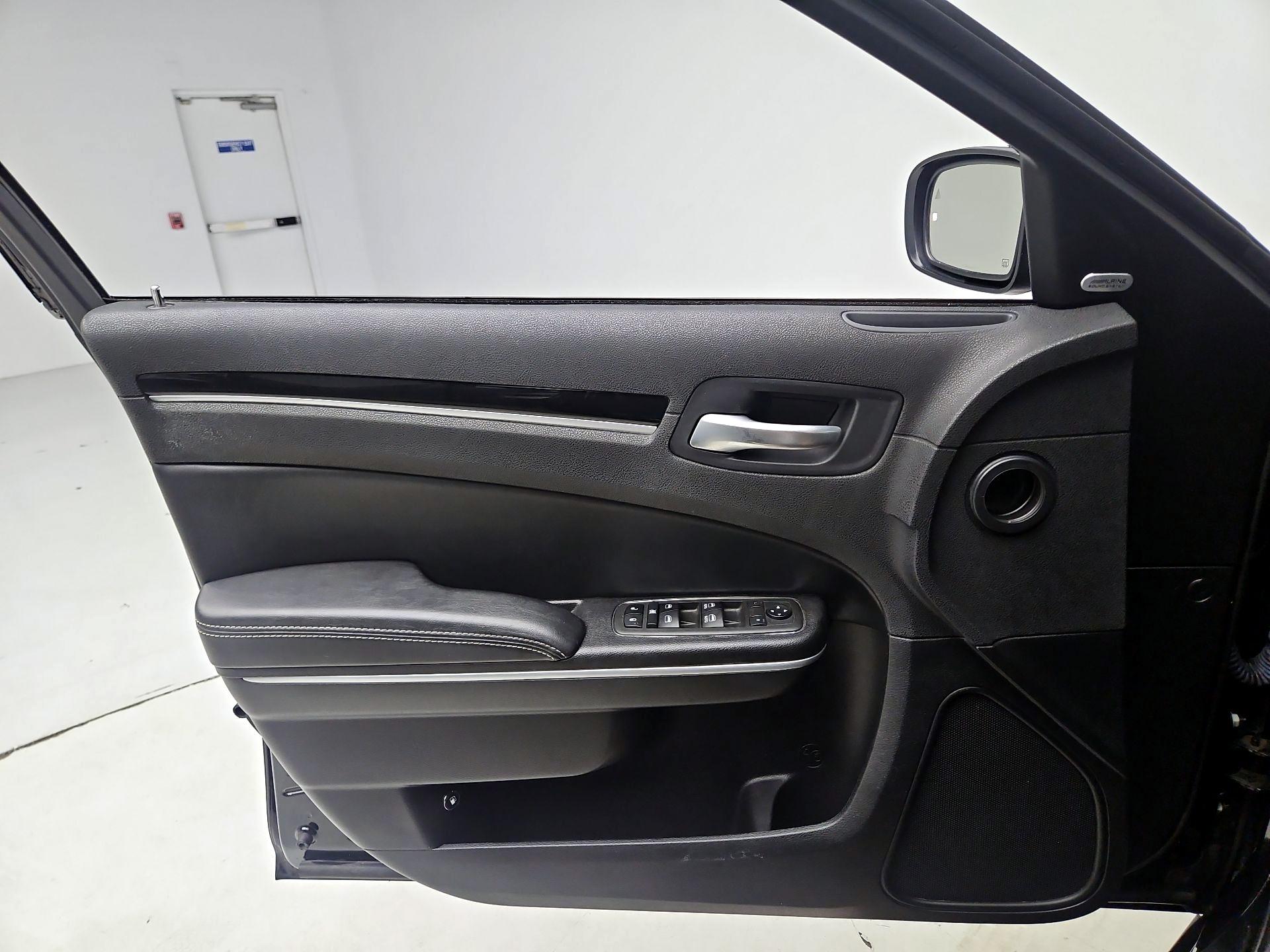 Thumbnail: 2022 Chrysler 300 - 12