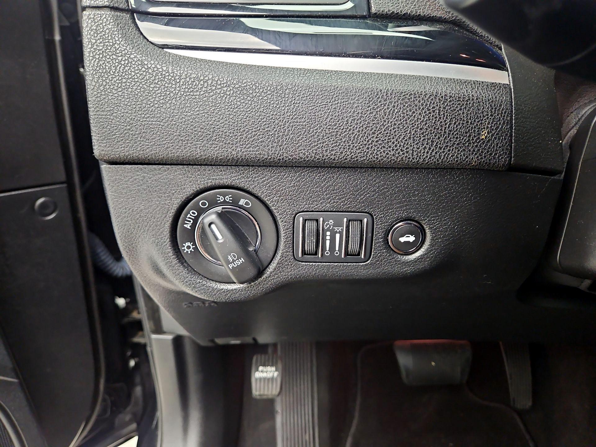 Thumbnail: 2022 Chrysler 300 - 13