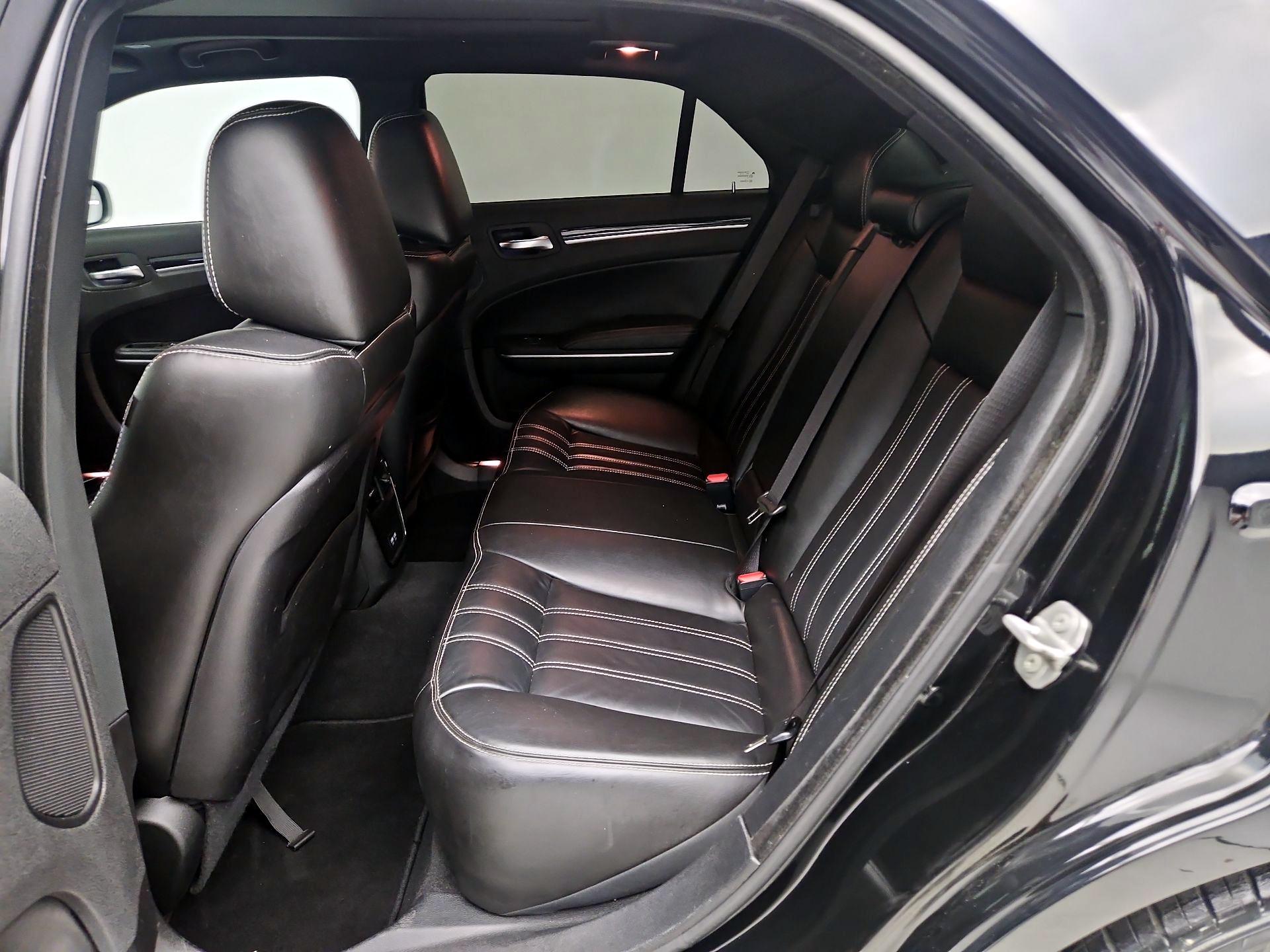 Thumbnail: 2022 Chrysler 300 - 20