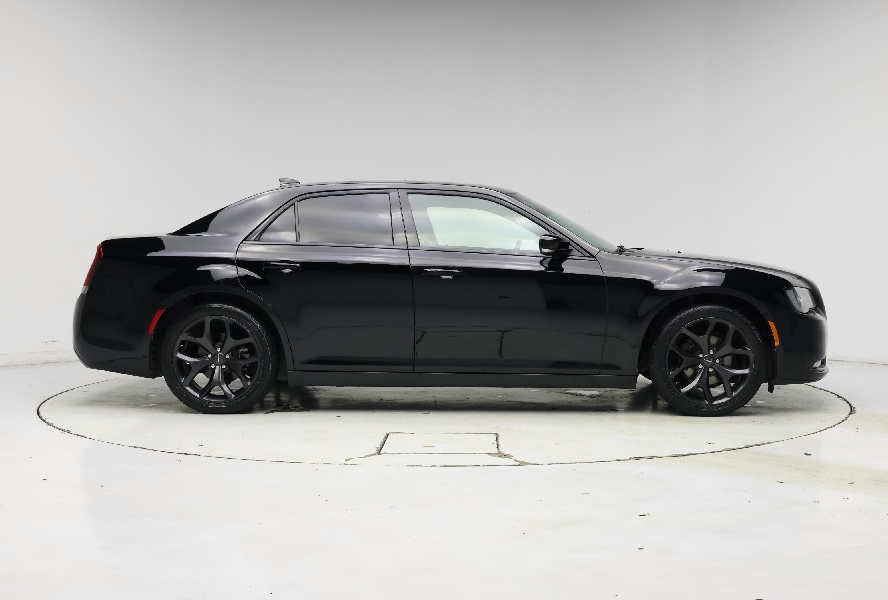 Thumbnail: 2022 Chrysler 300 - 7