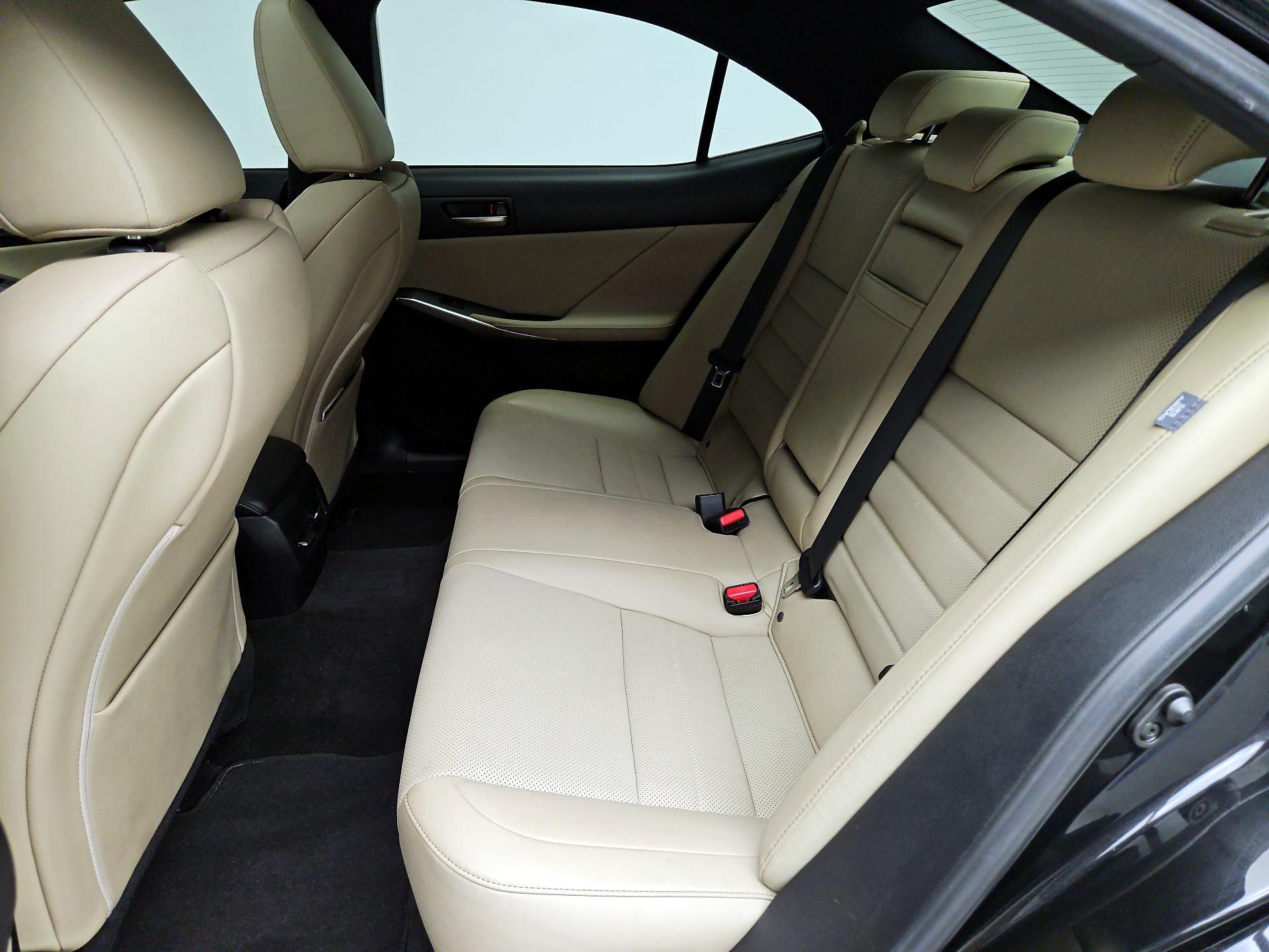 Thumbnail: 2020 Lexus IS - 20