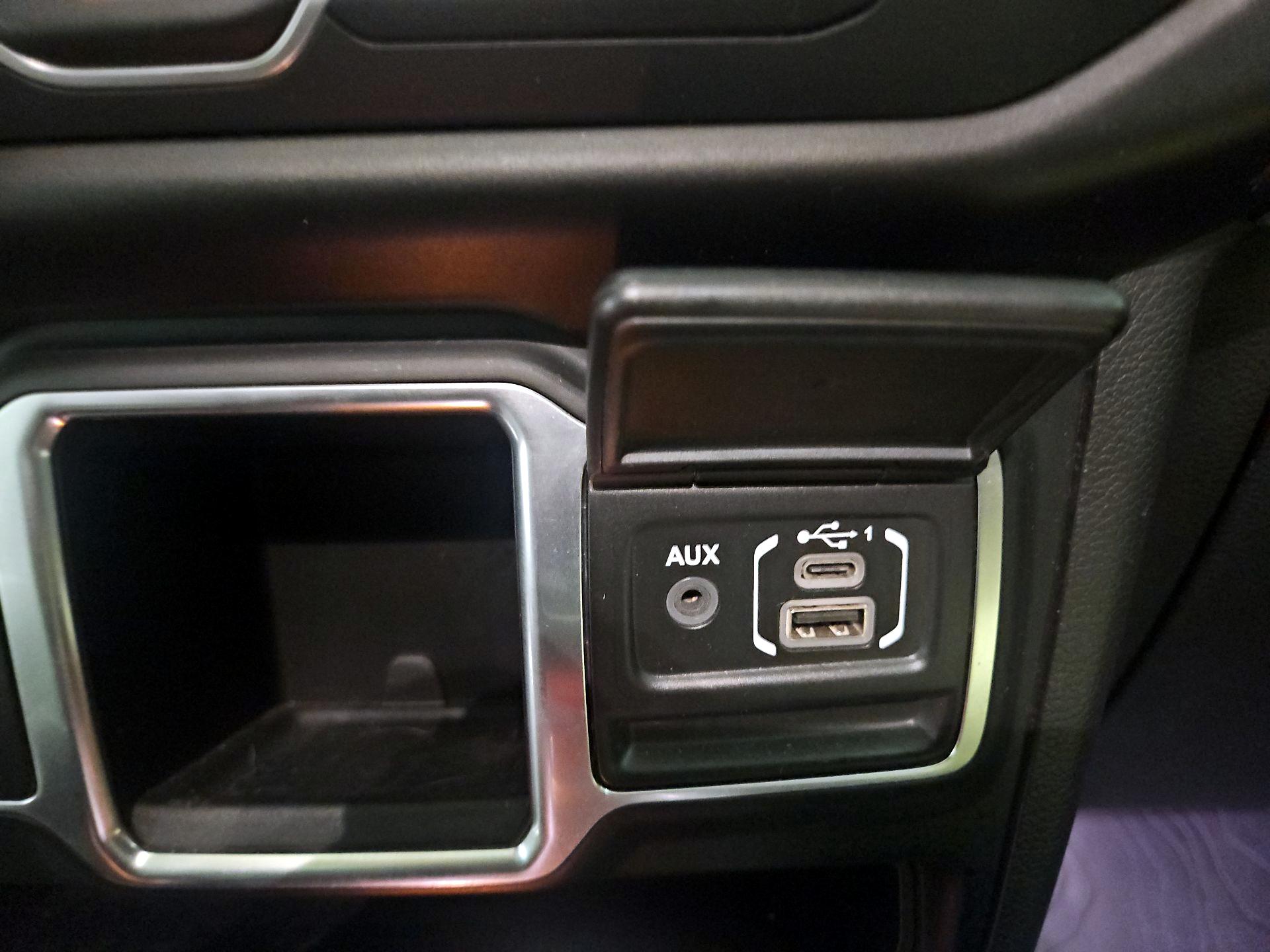 Thumbnail: 2020 Jeep Wrangler - 18