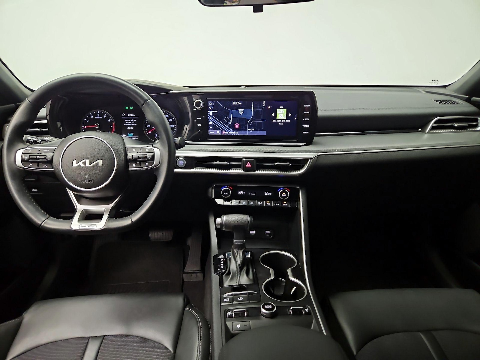 2024 Kia K5 GT-Line - Photo 10