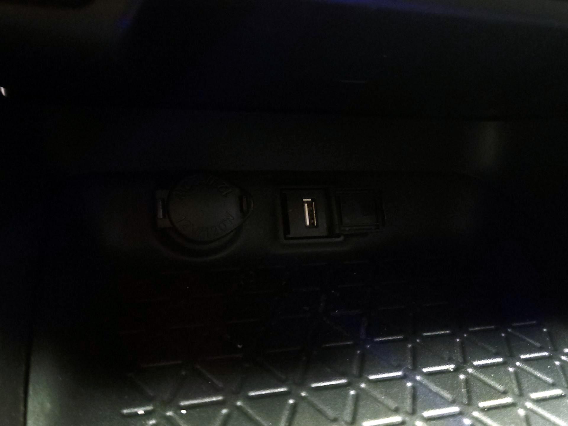 Thumbnail: 2021 Toyota RAV4 - 18