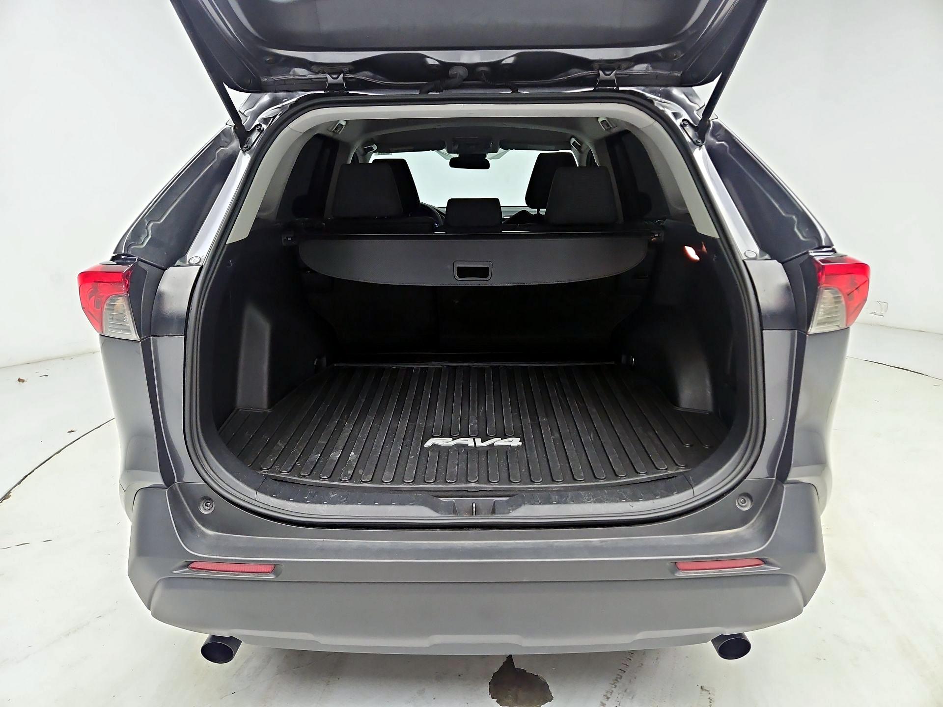 Thumbnail: 2021 Toyota RAV4 - 20