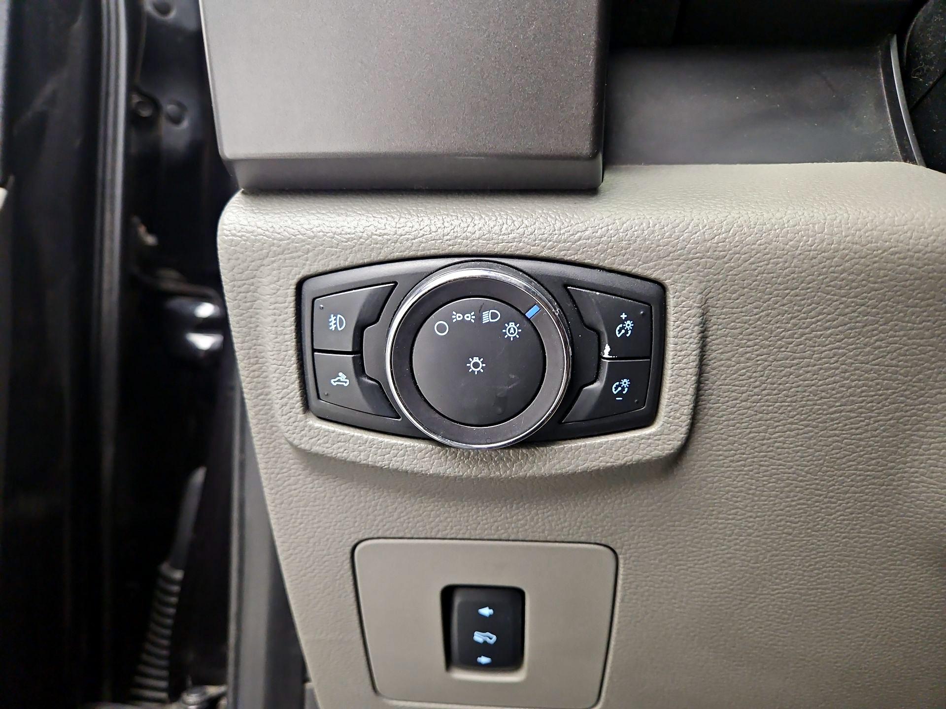 Thumbnail: 2015 Ford F-150 - 13