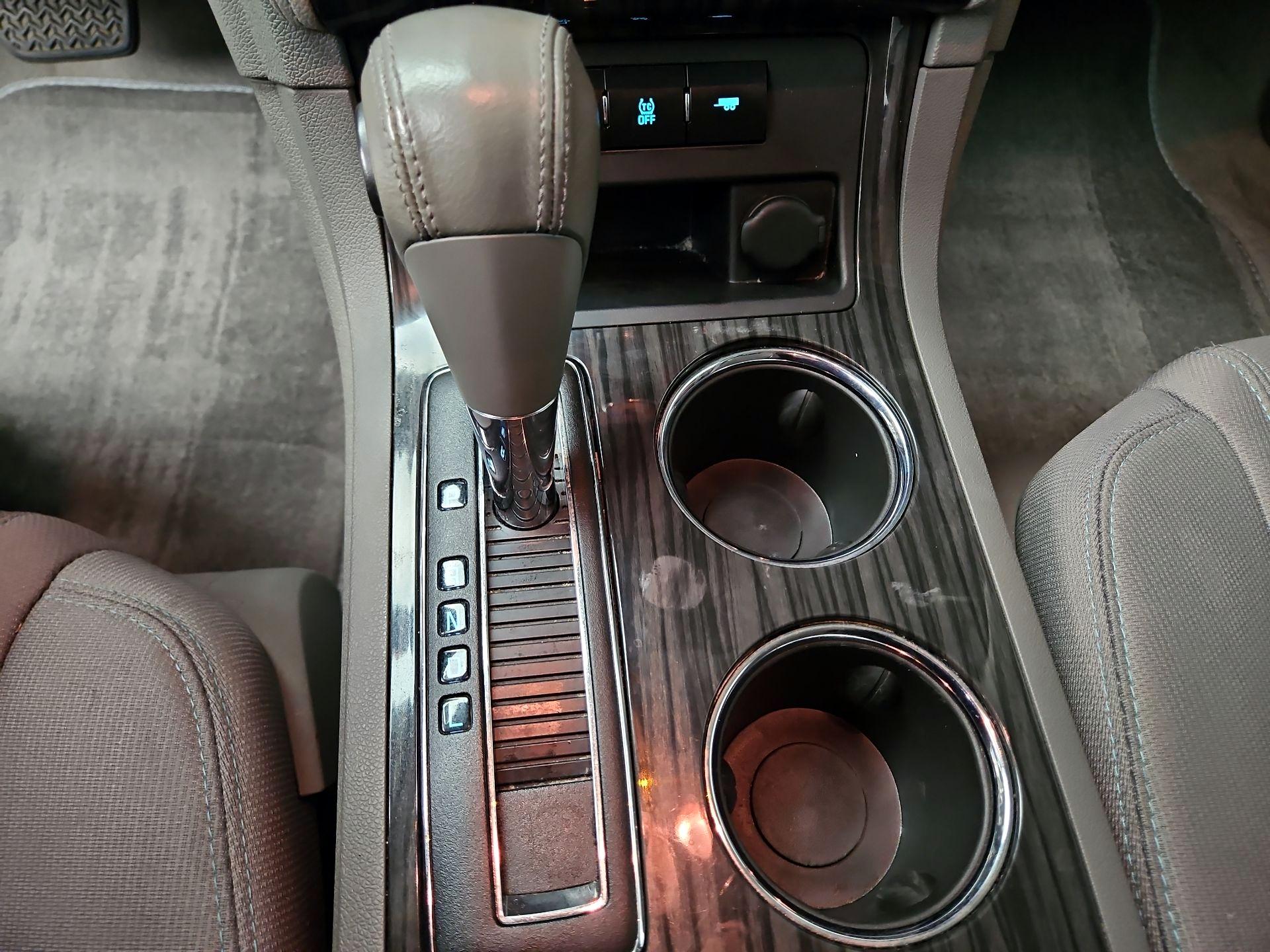 Thumbnail: 2014 Chevrolet Traverse - 17