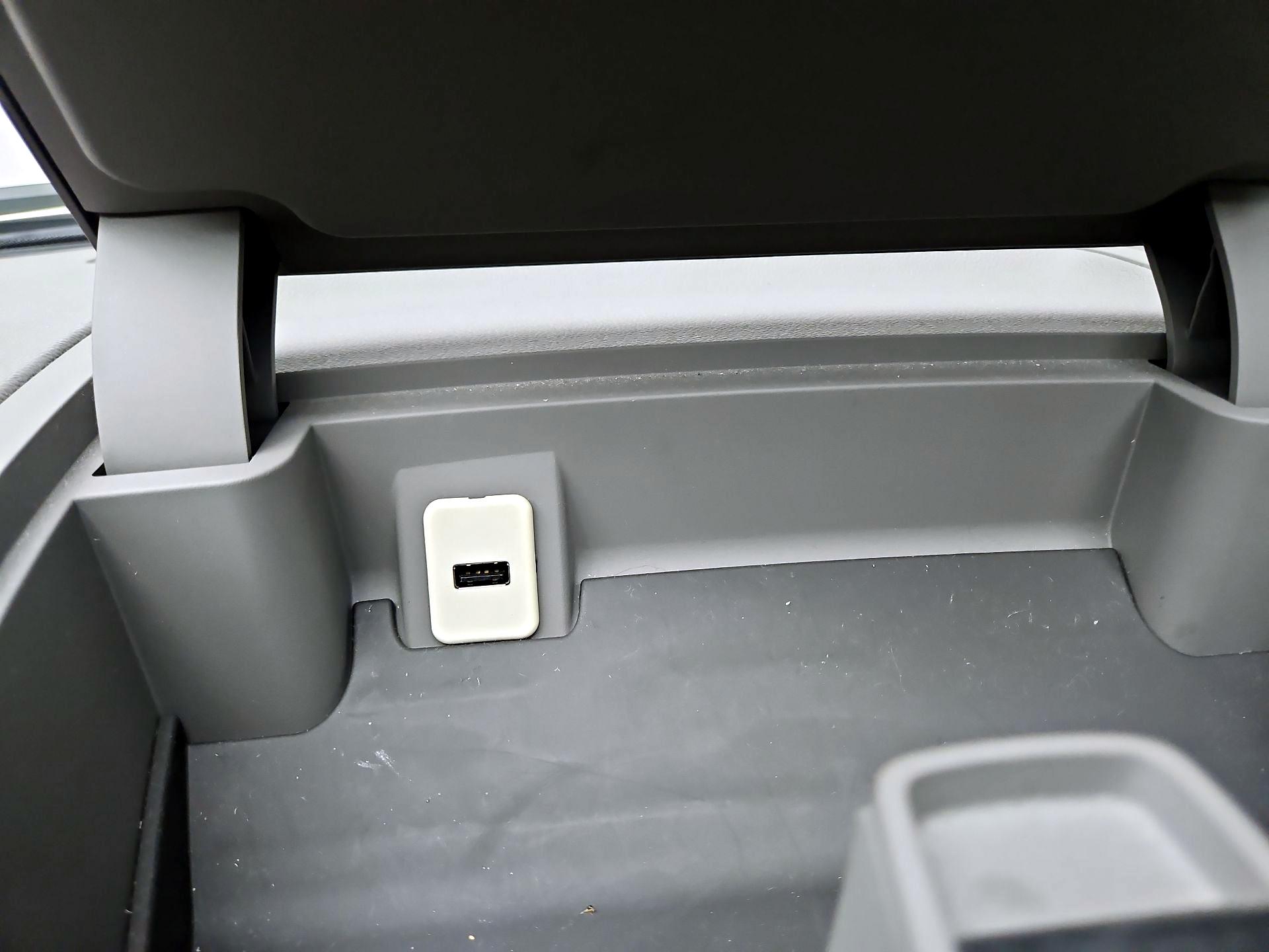 Thumbnail: 2014 Chevrolet Traverse - 18