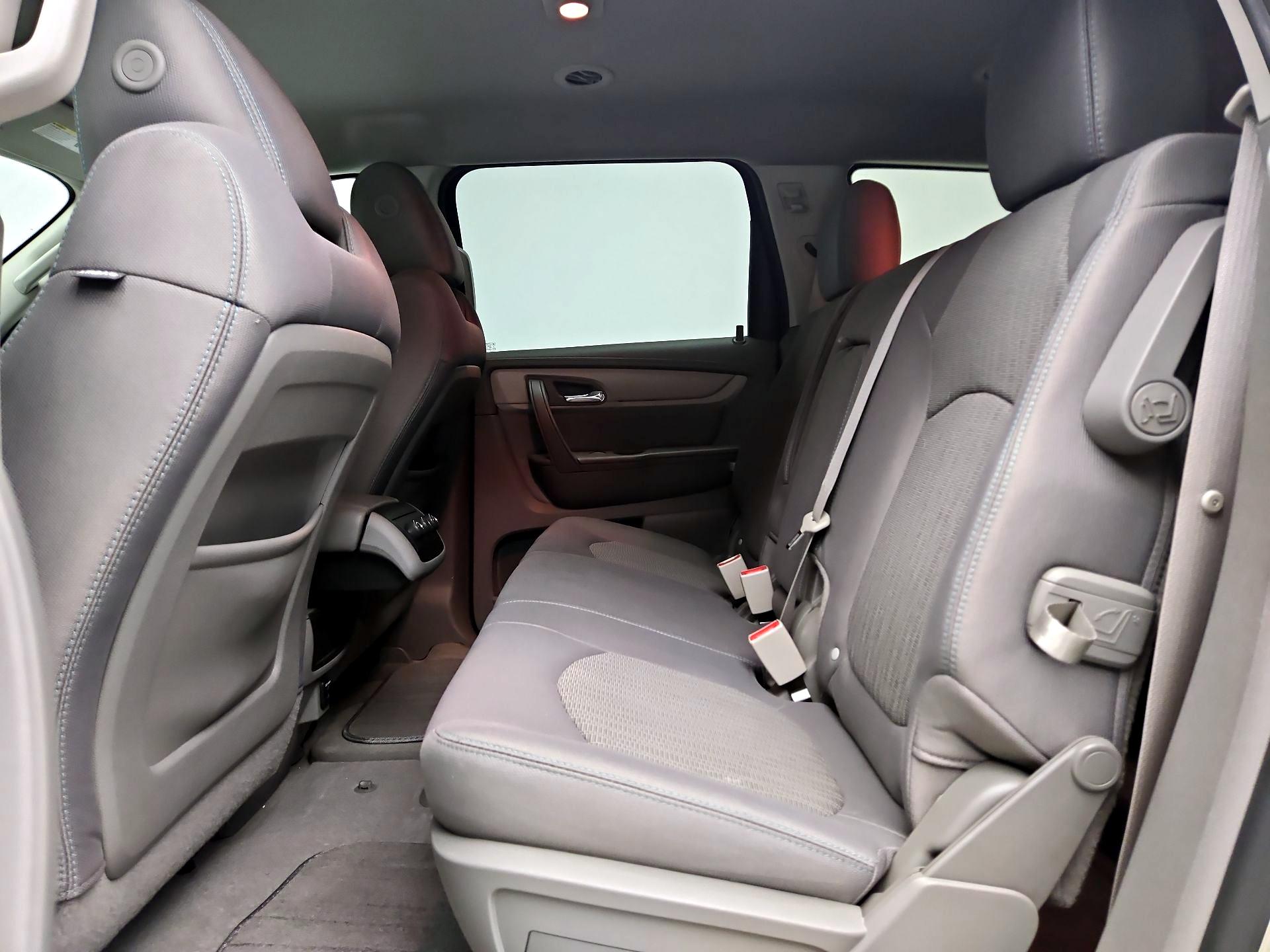 Thumbnail: 2014 Chevrolet Traverse - 19