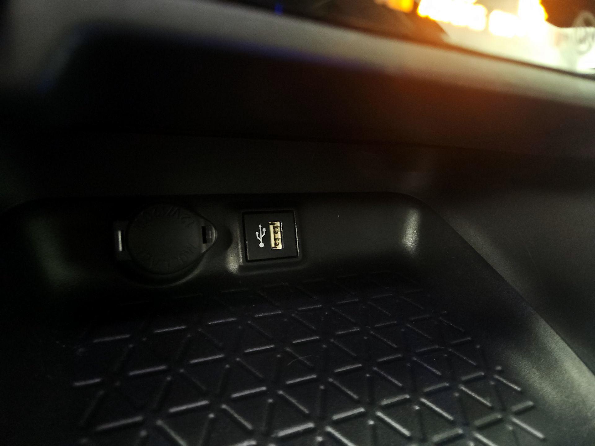 Thumbnail: 2023 Toyota RAV4 - 18