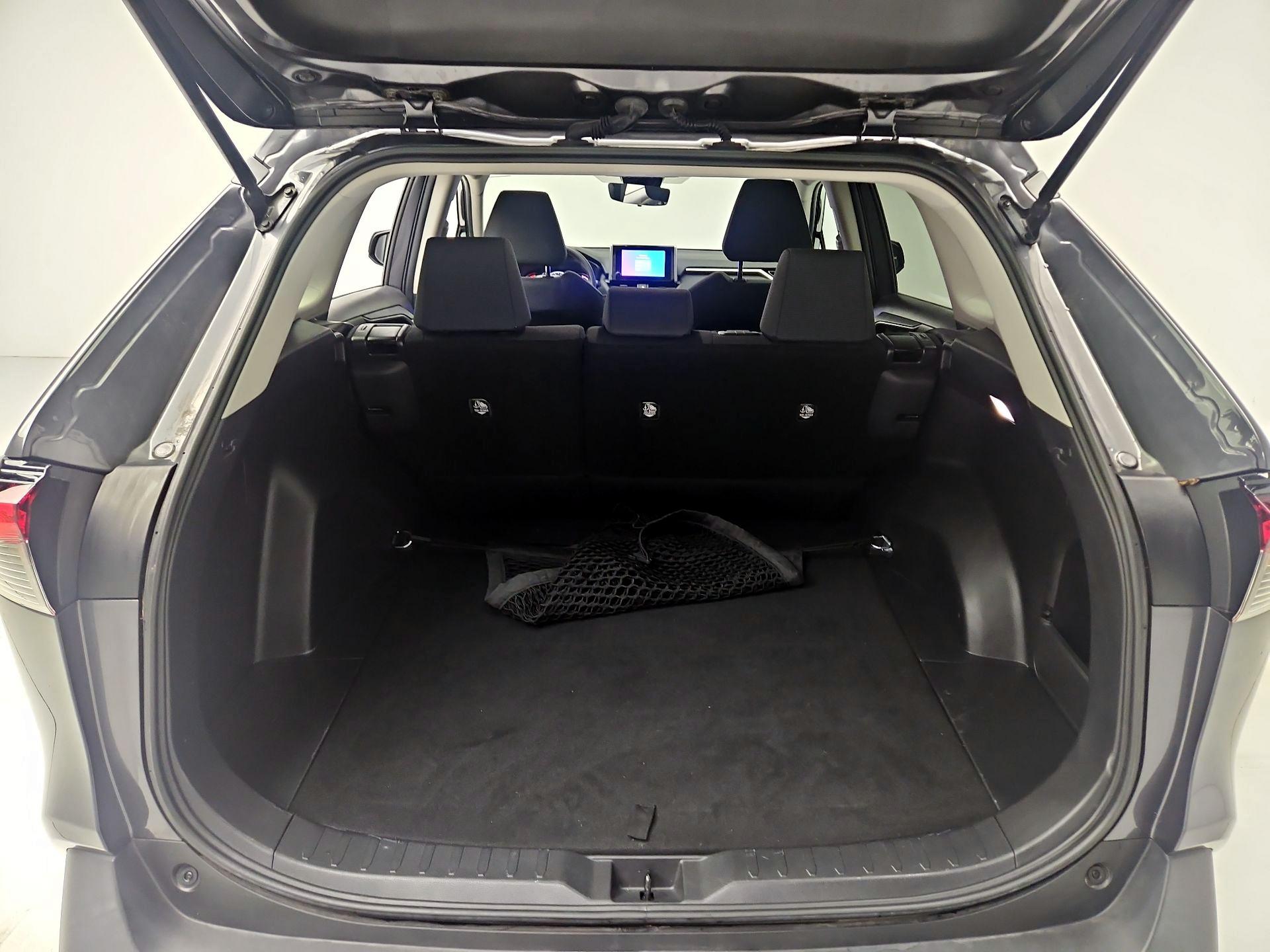 Thumbnail: 2023 Toyota RAV4 - 20