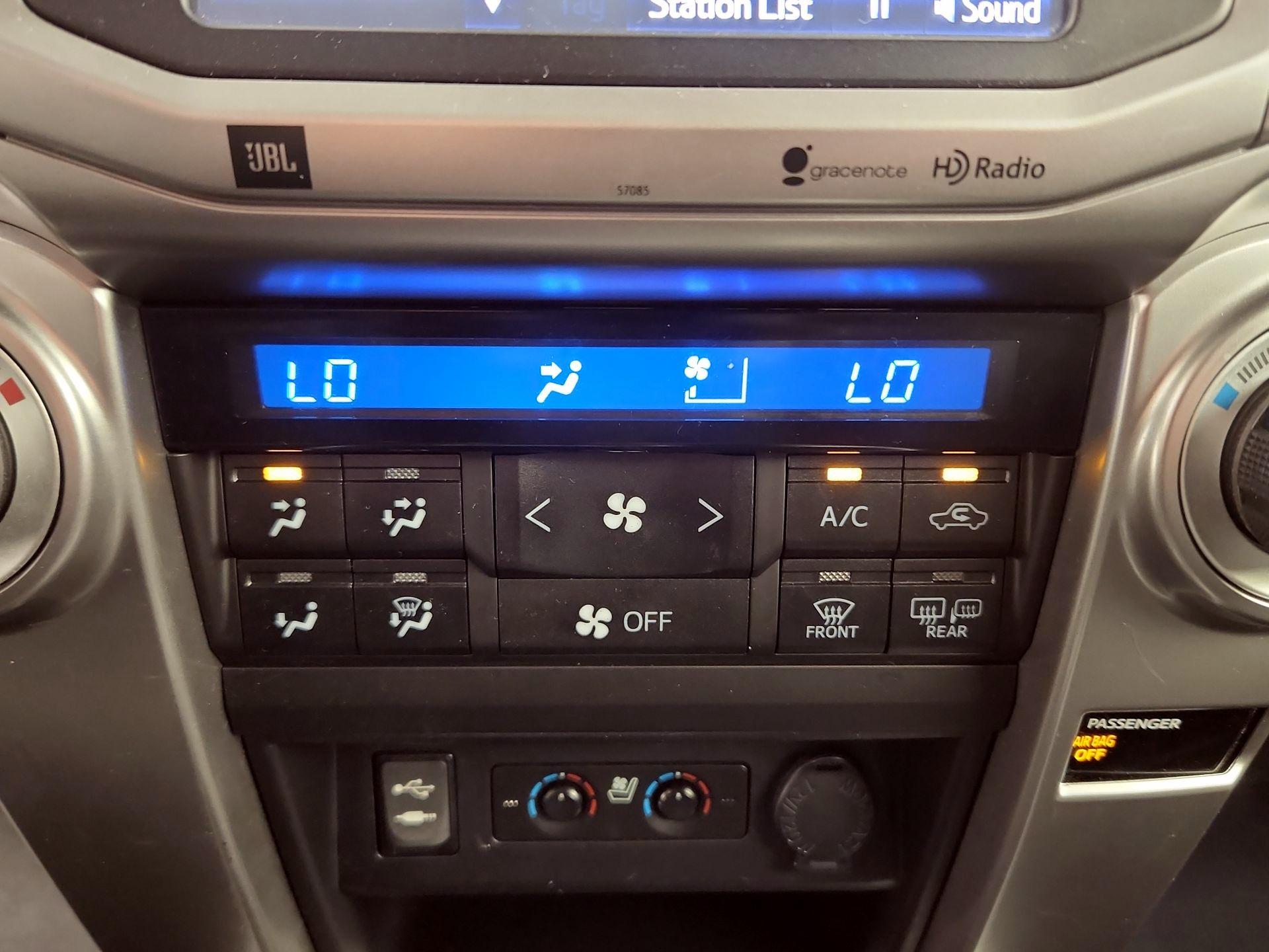 Thumbnail: 2014 Toyota 4Runner - 17