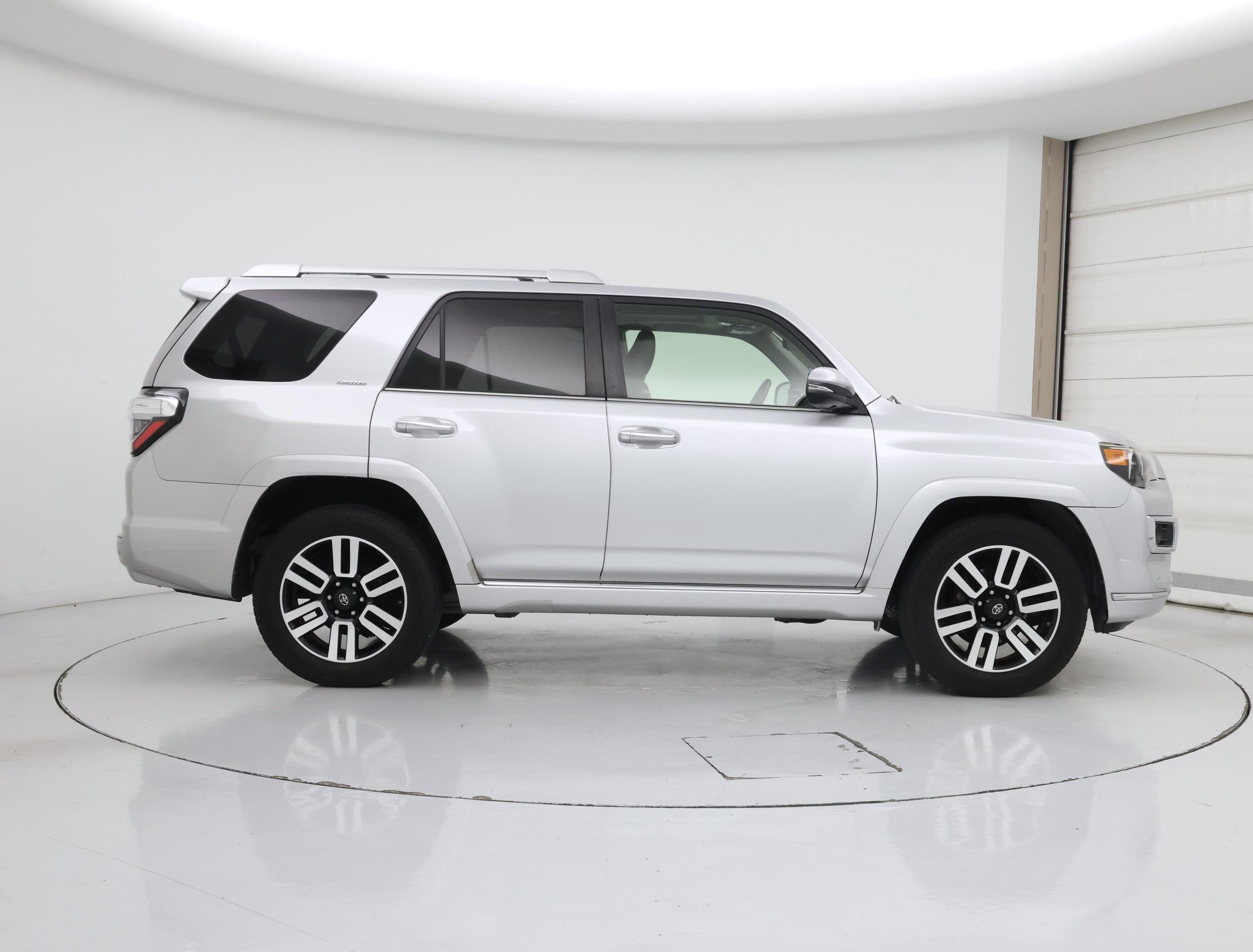 Thumbnail: 2014 Toyota 4Runner - 7