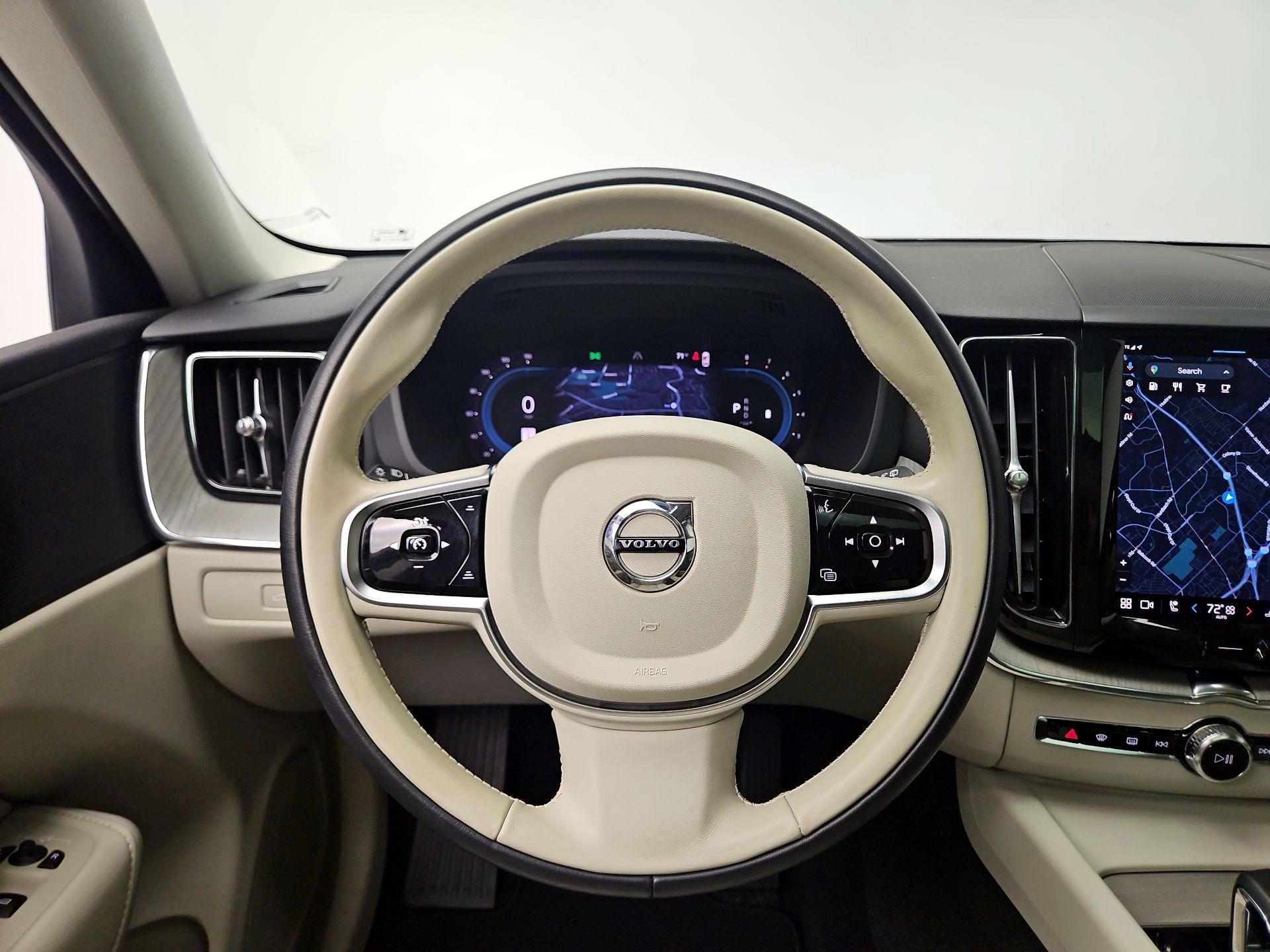 Thumbnail: 2024 Volvo XC60 - 10