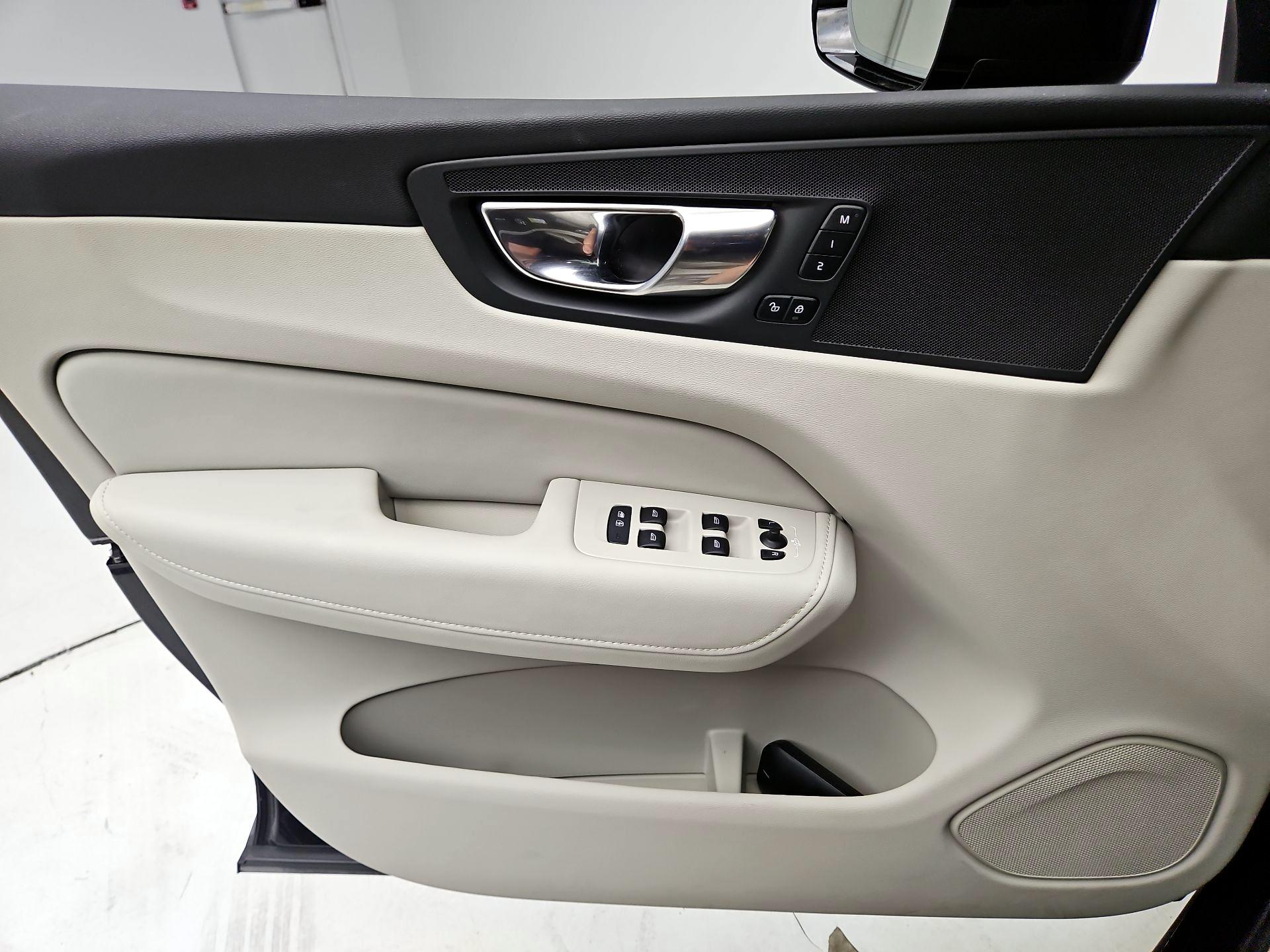 Thumbnail: 2024 Volvo XC60 - 12