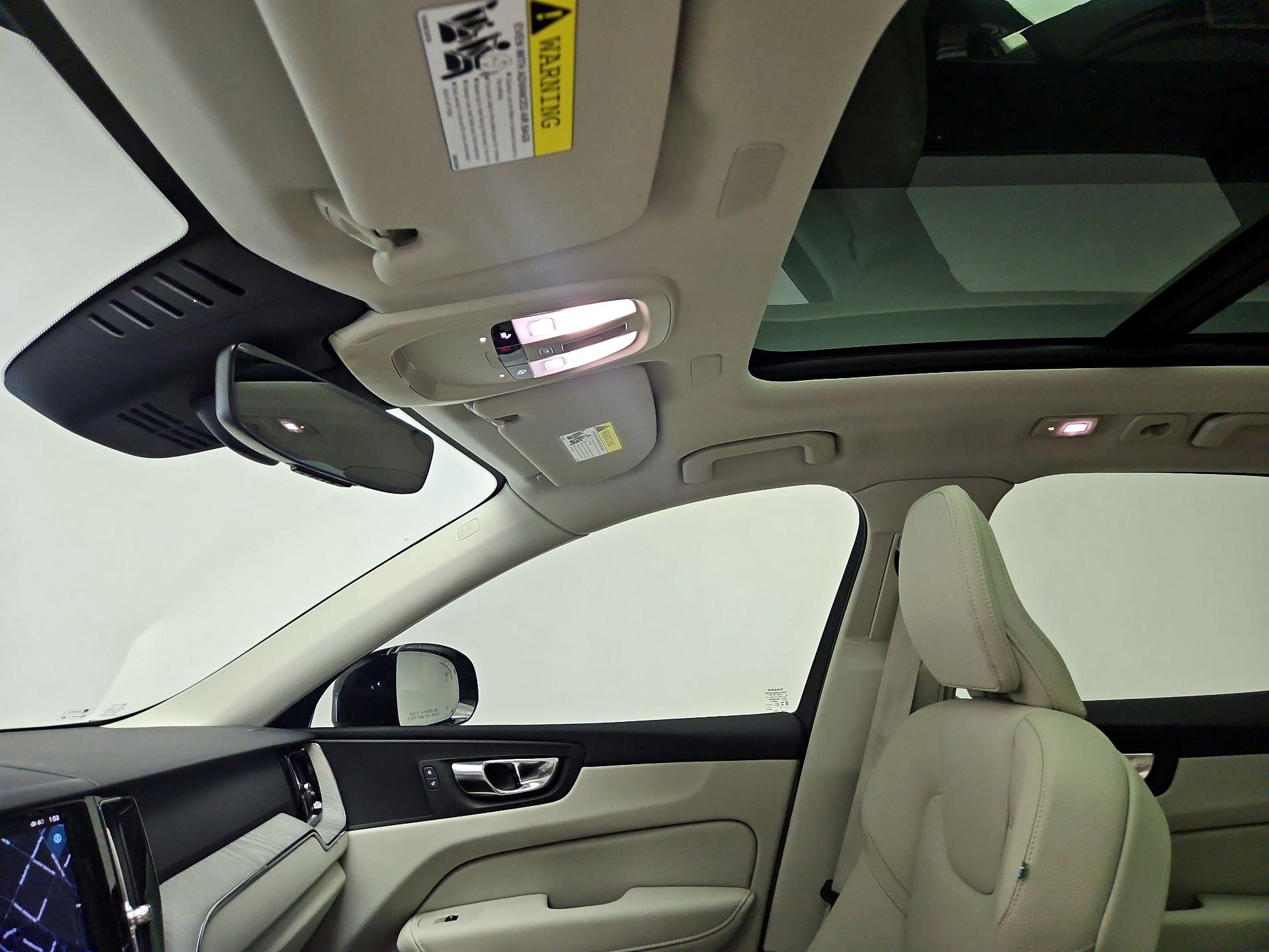 Thumbnail: 2024 Volvo XC60 - 20