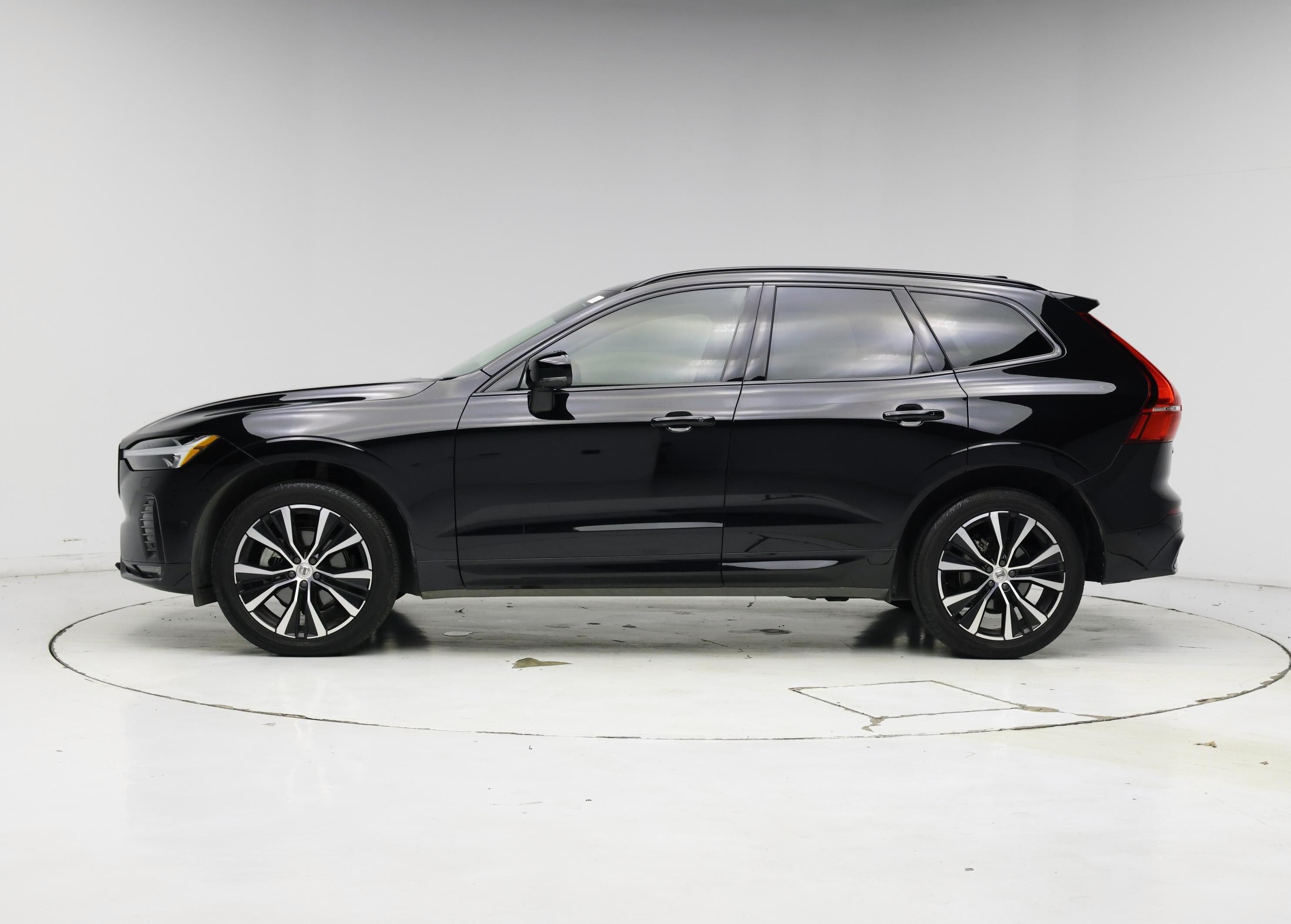 Thumbnail: 2024 Volvo XC60 - 3