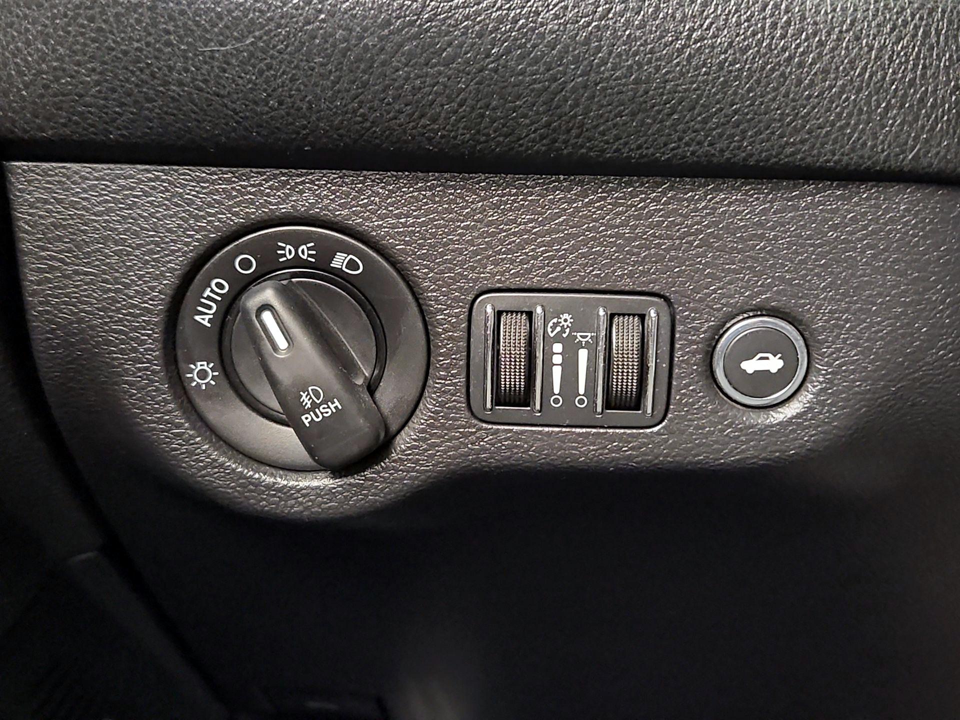 Thumbnail: 2015 Dodge Challenger - 13