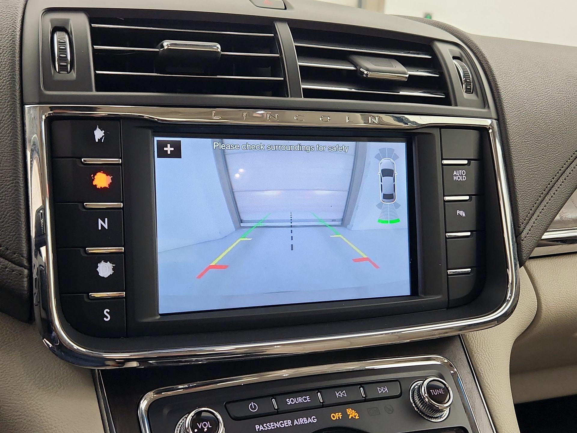 Thumbnail: 2019 Lincoln Continental - 15