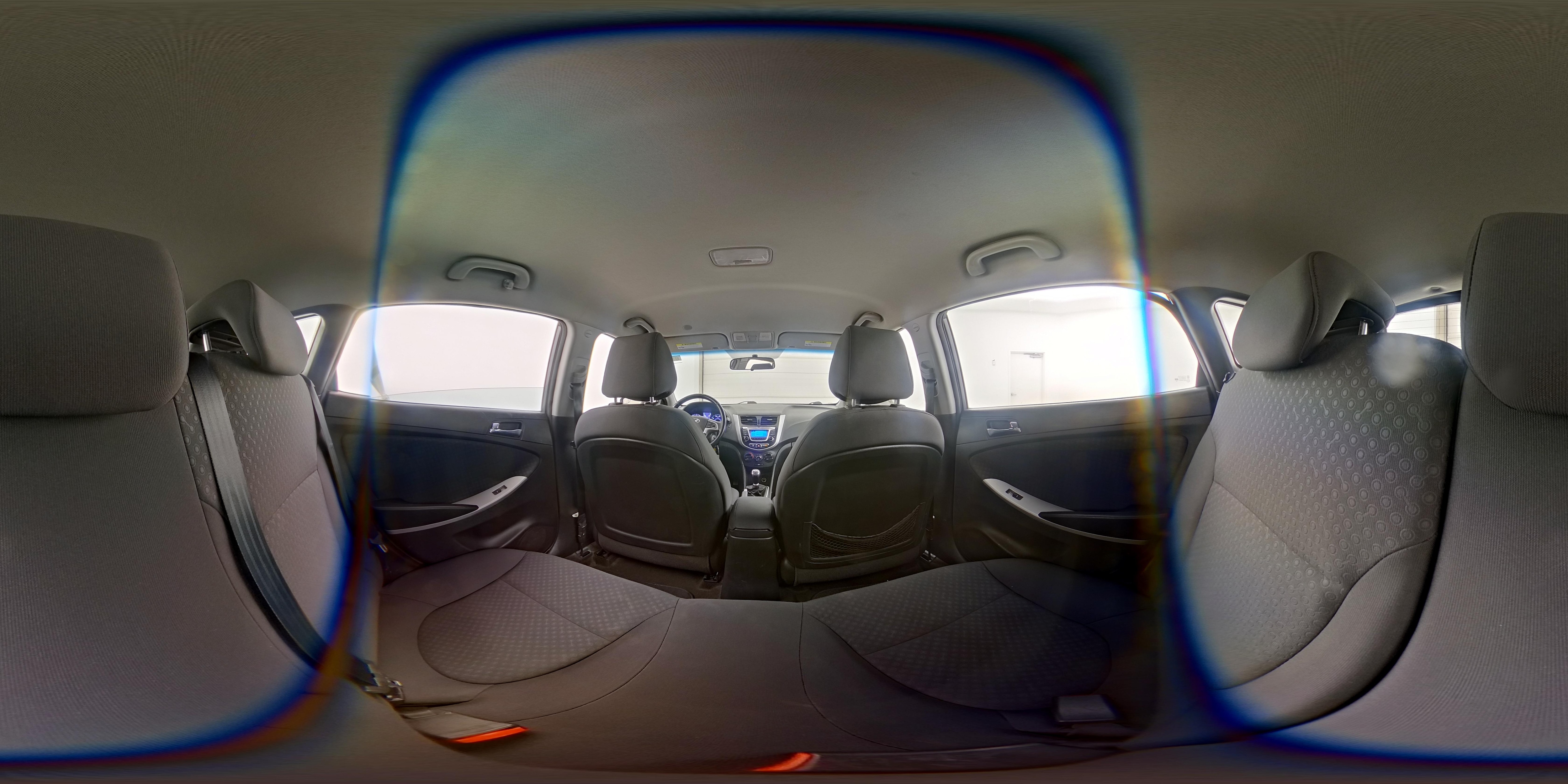 2014 Hyundai Accent SE - Photo 24