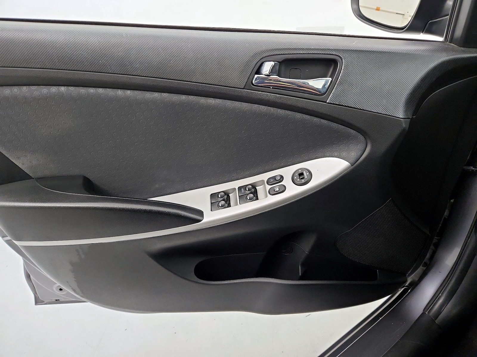 2014 Hyundai Accent SE - Photo 13