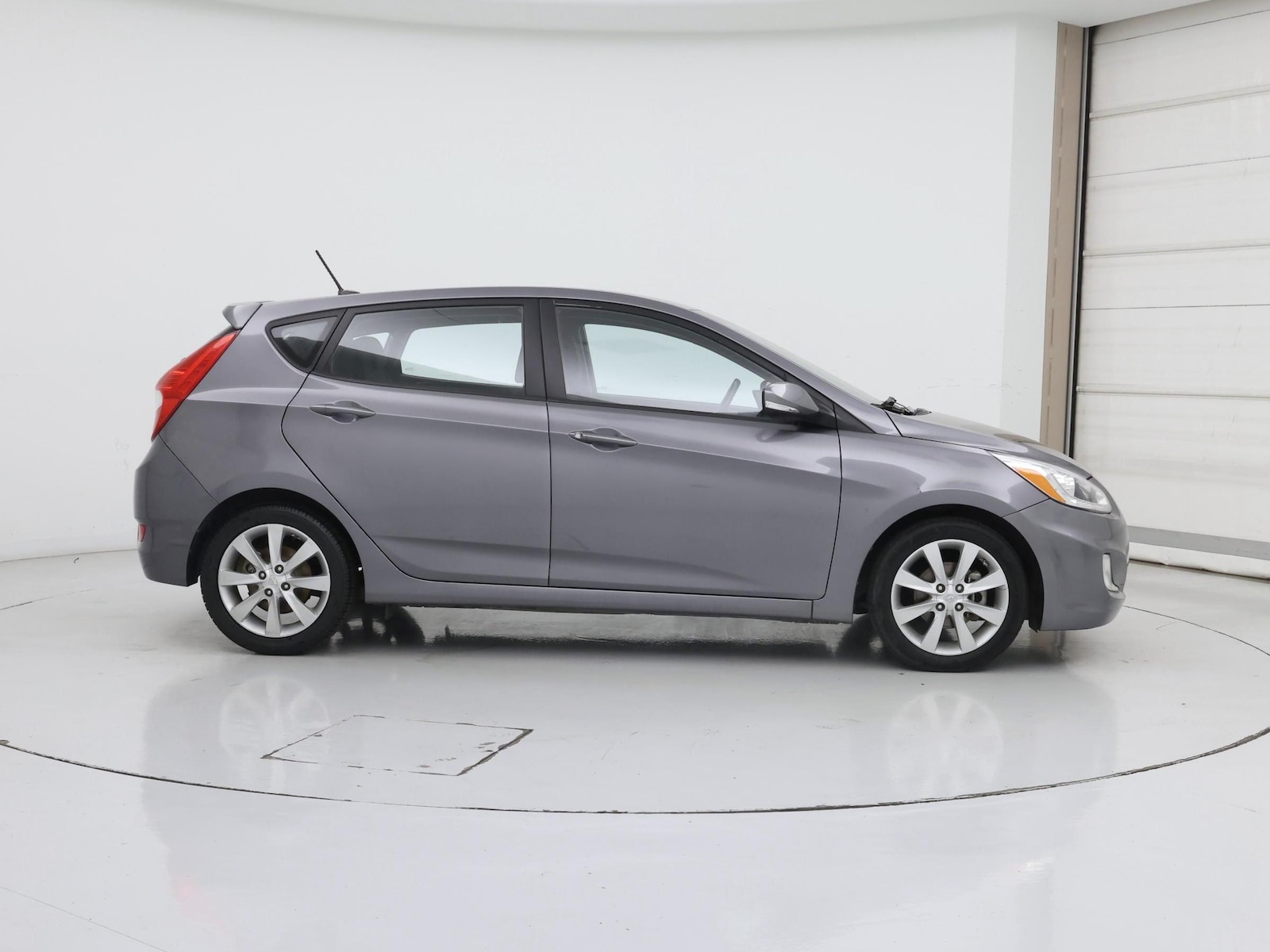 2014 Hyundai Accent SE - Photo 8