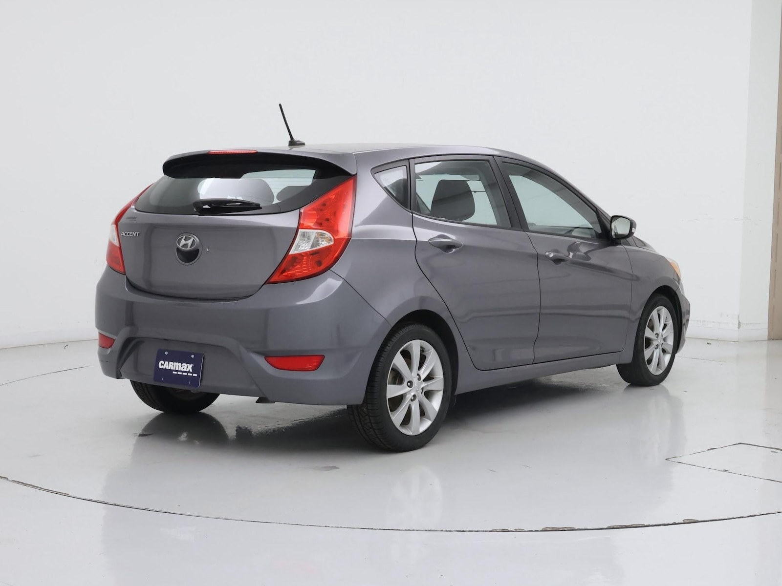 2014 Hyundai Accent SE - Photo 9