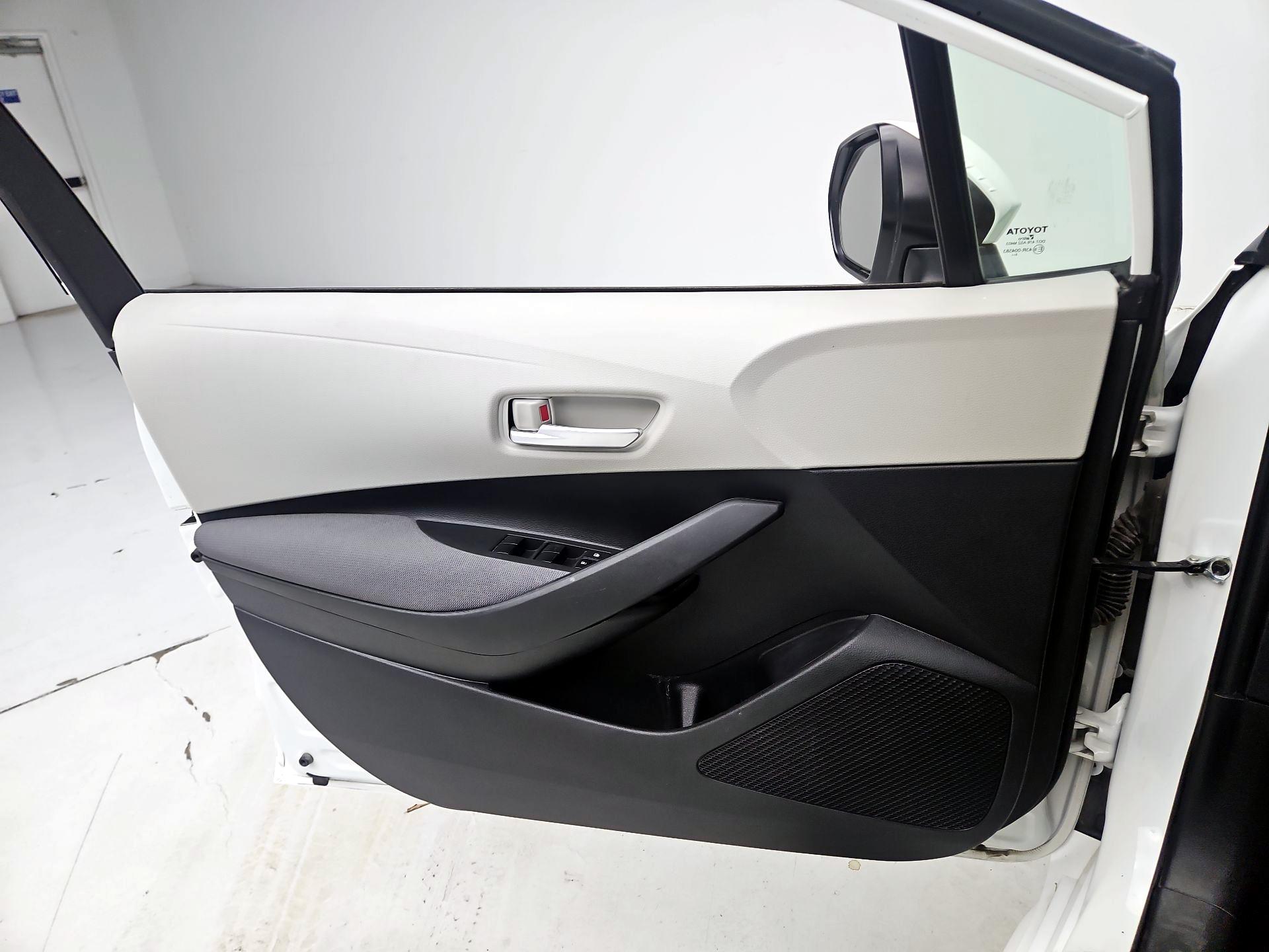 Thumbnail: 2021 Toyota Corolla - 12