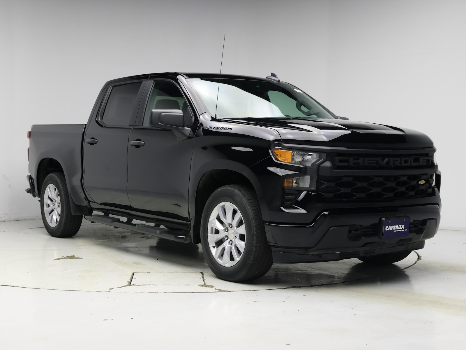 2023 Chevrolet Silverado 1500 Custom - Photo 2