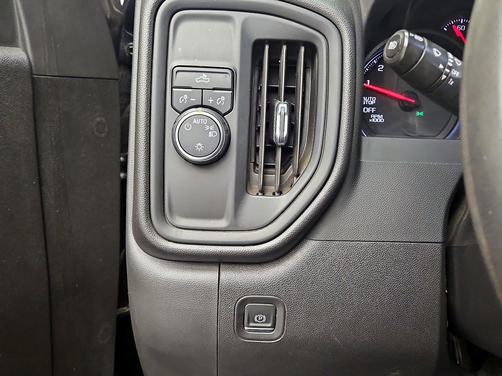2023 Chevrolet Silverado 1500 Custom - Photo 14