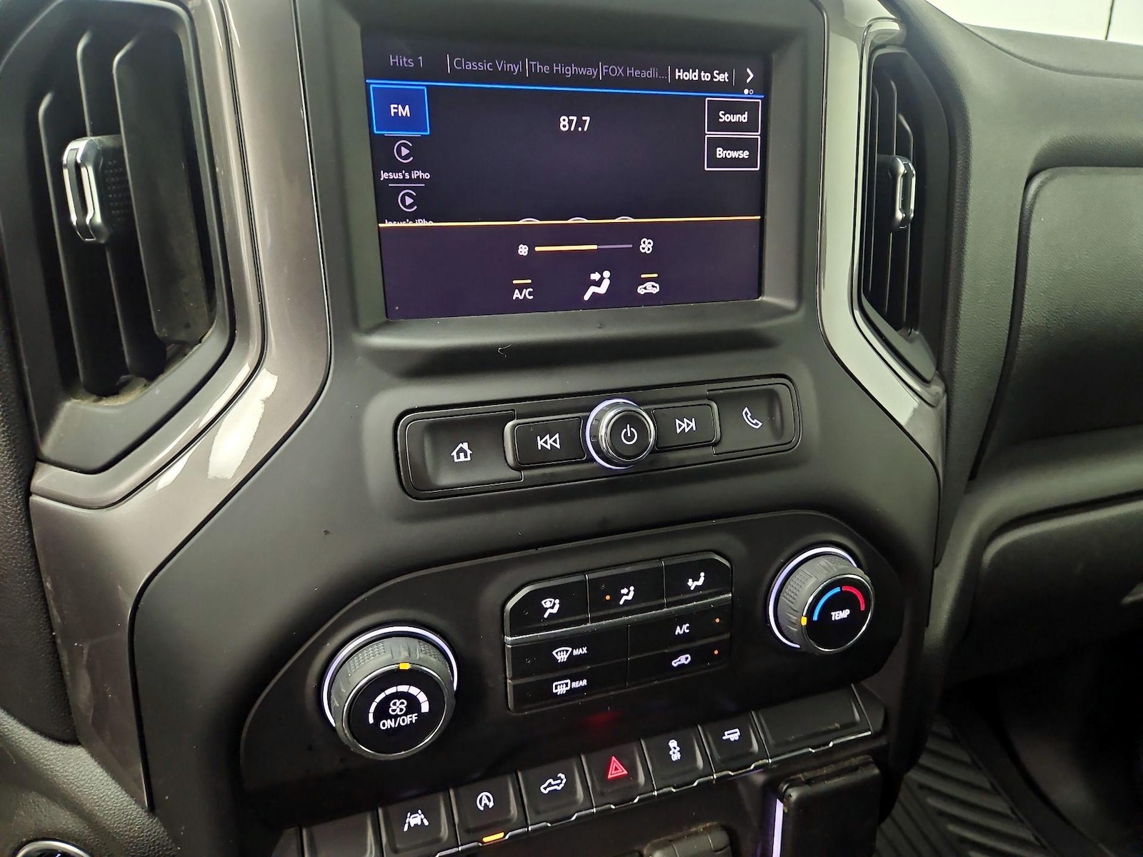 2023 Chevrolet Silverado 1500 Custom - Photo 17