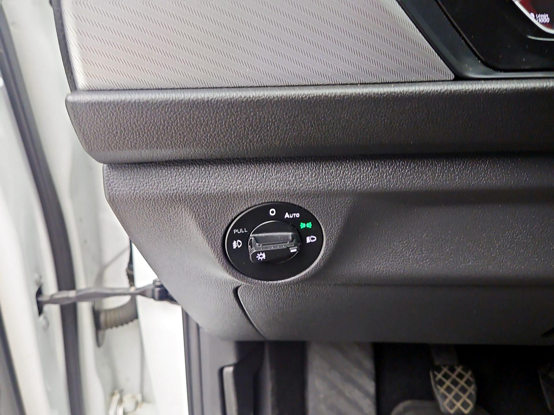 Thumbnail: 2021 Volkswagen Jetta - 13