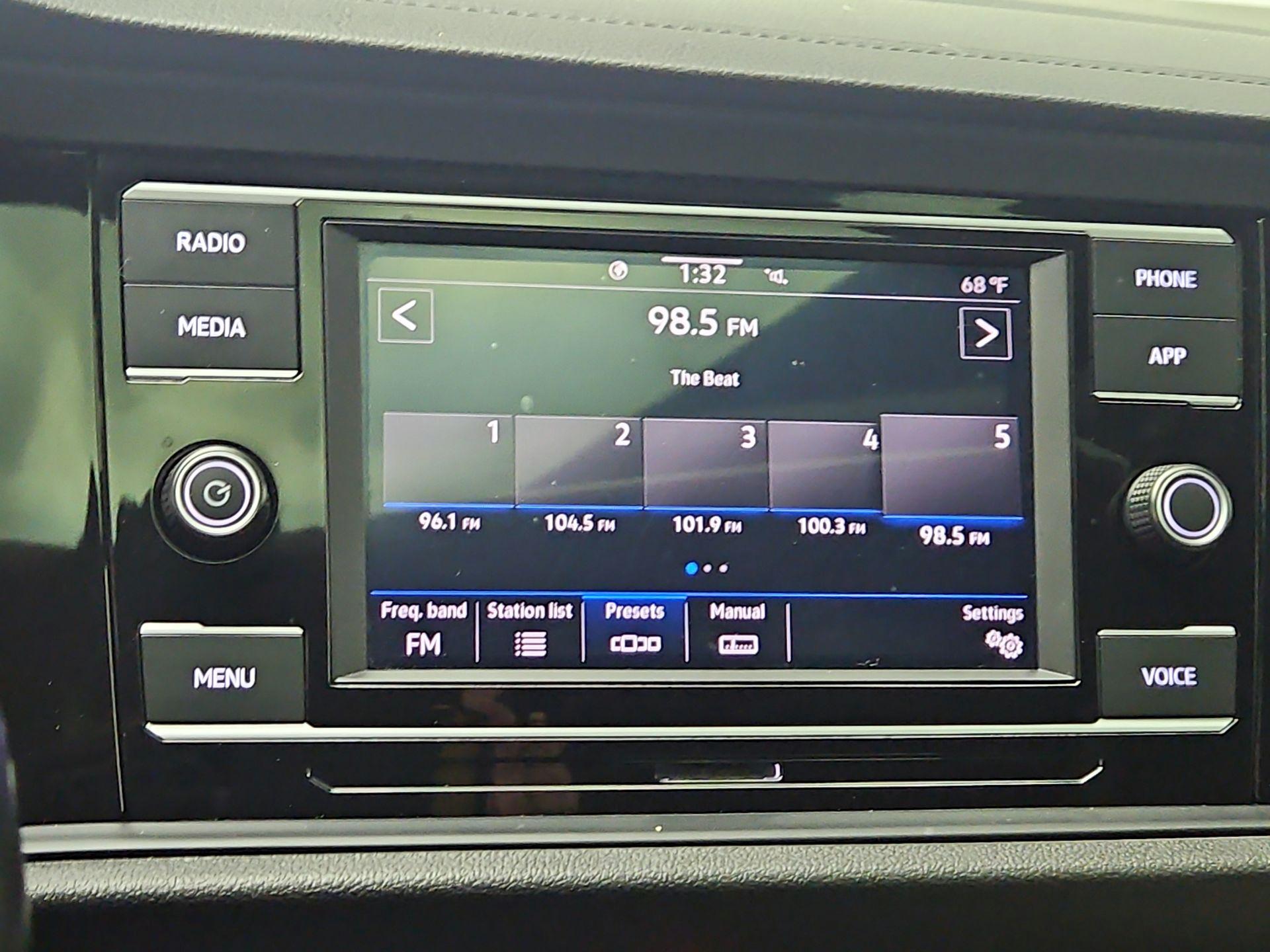 Thumbnail: 2021 Volkswagen Jetta - 15