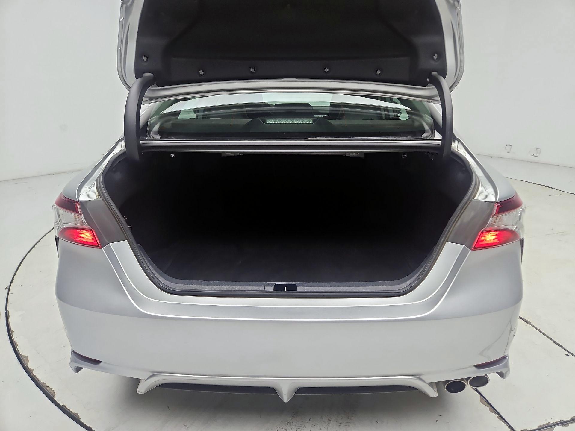 Thumbnail: 2022 Toyota Camry - 20