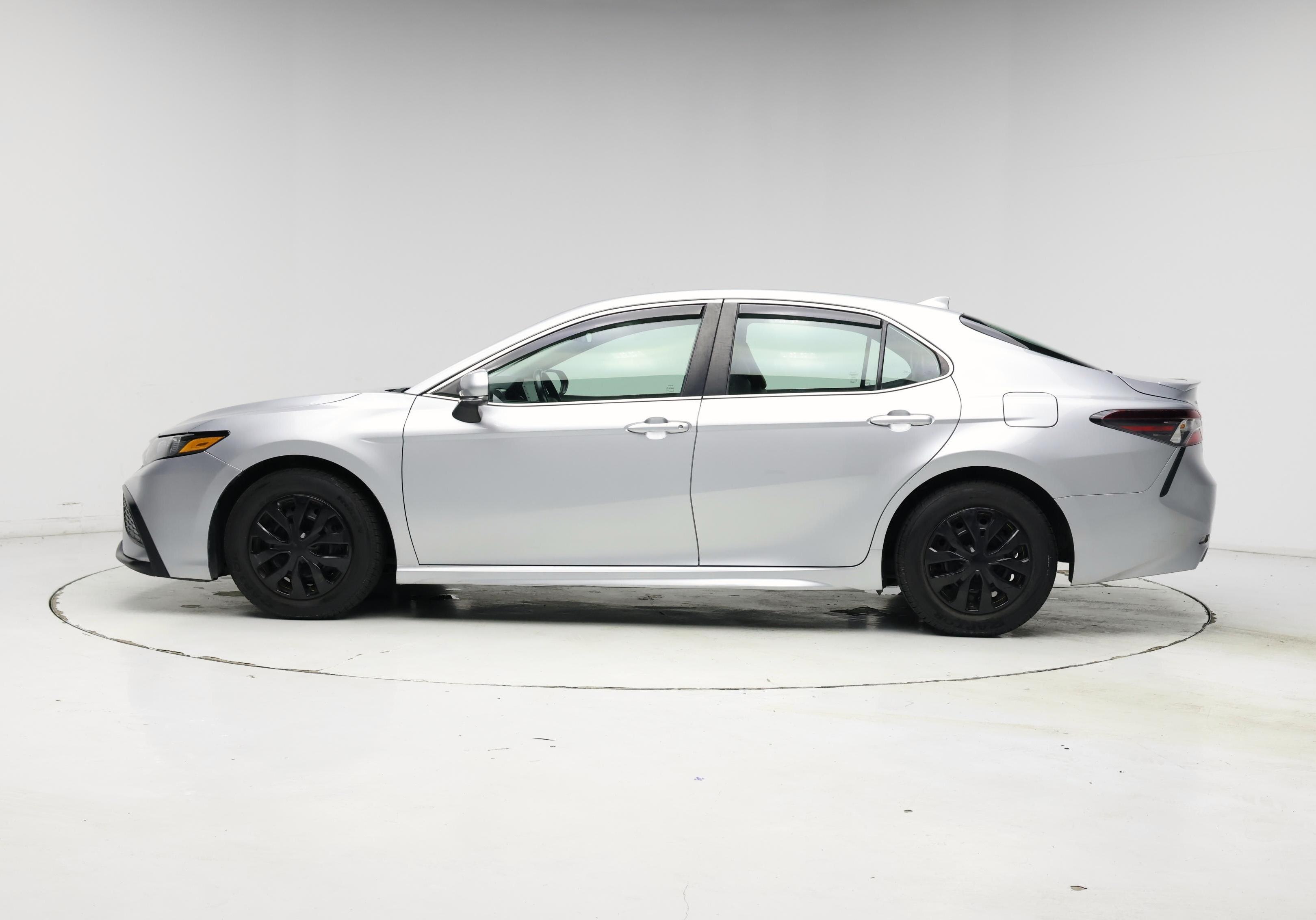 Thumbnail: 2022 Toyota Camry - 3